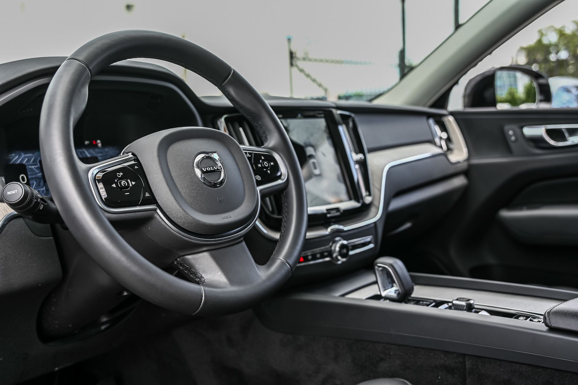 2025 Volvo XC60 Plug-In Hybrid in Pointe-Claire, Quebec