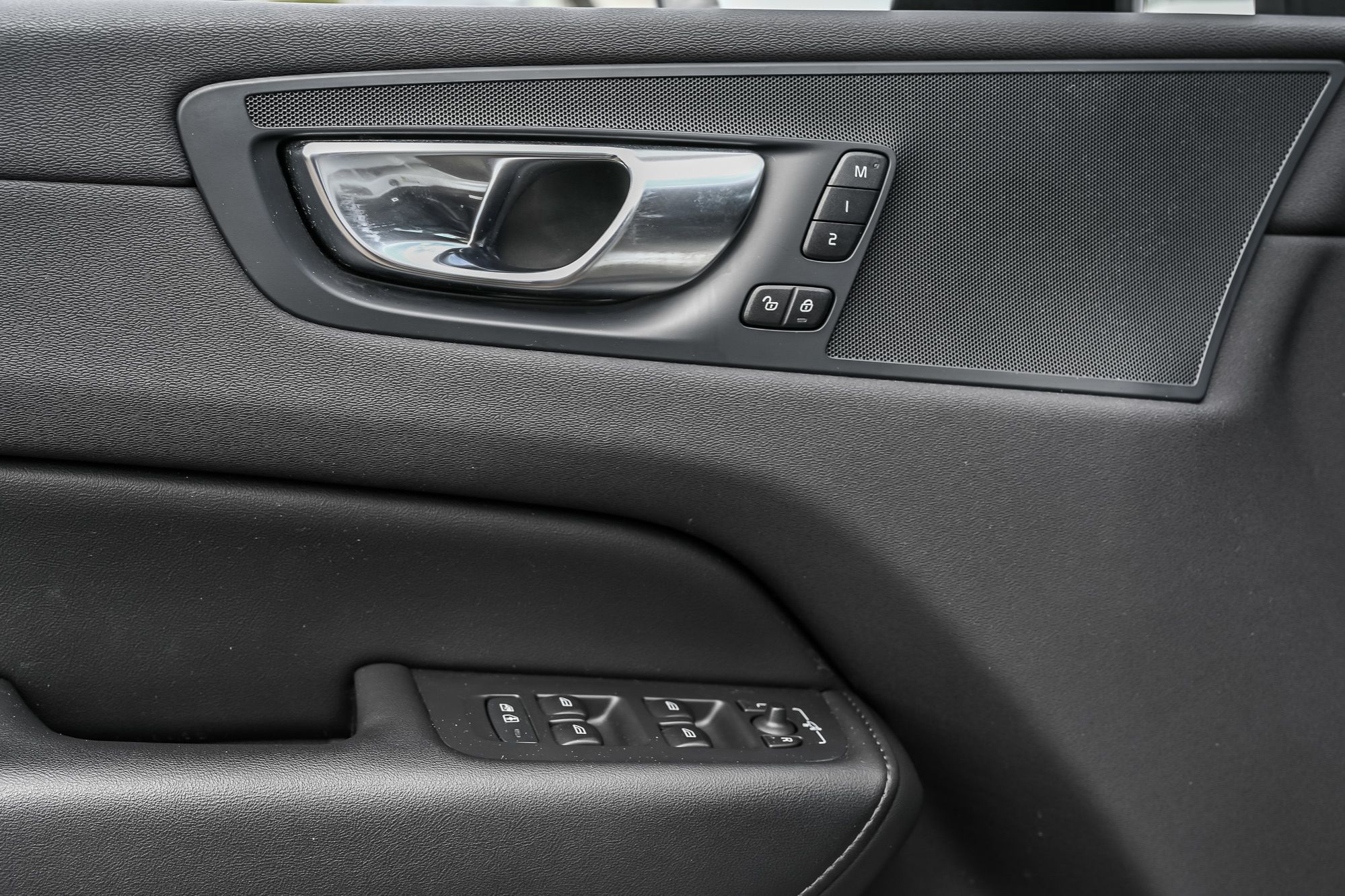 2025 Volvo XC60 Plug-In Hybrid in Pointe-Claire, Quebec