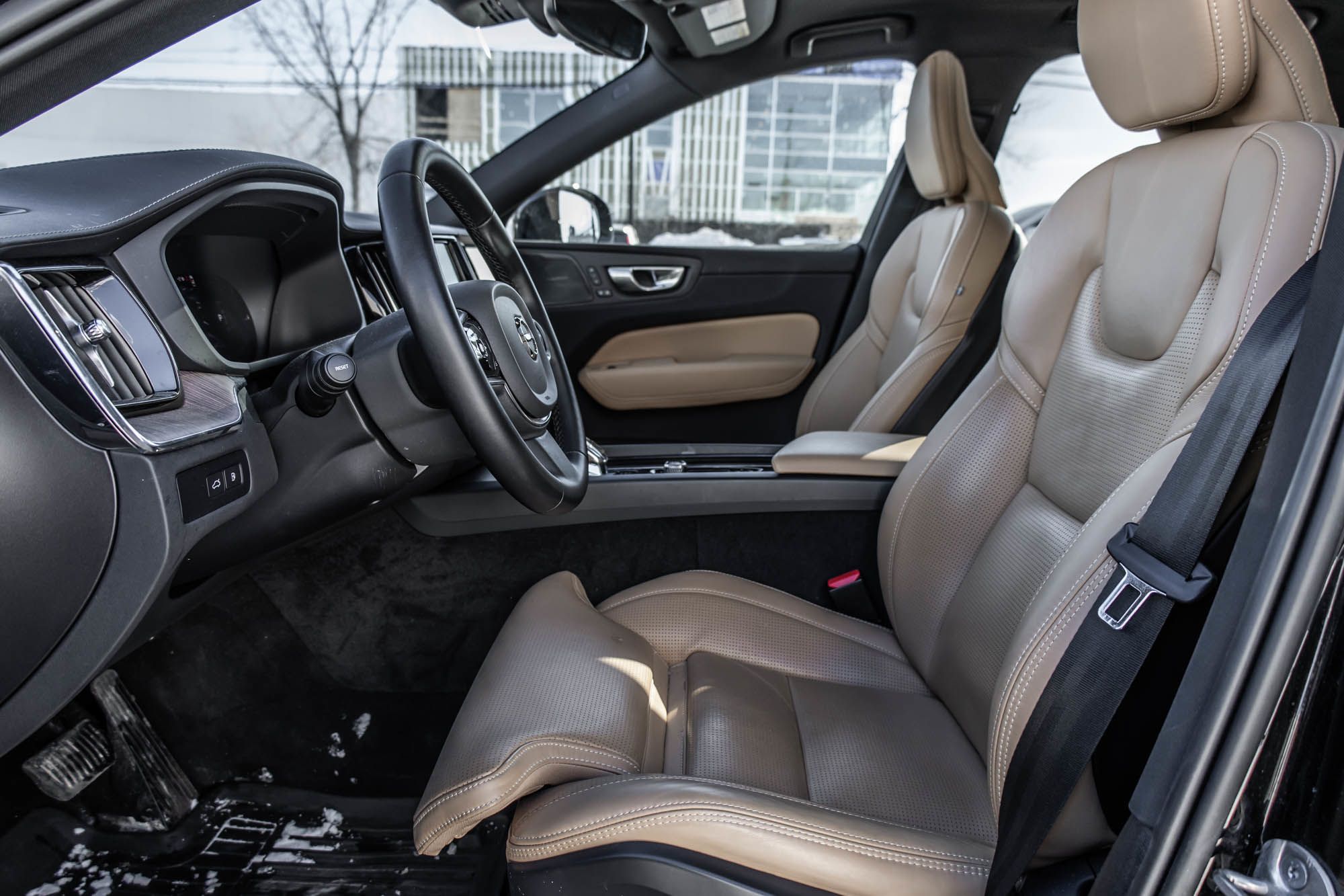 Volvo XC60 Recharge  2024 à Pointe-Claire, Québec