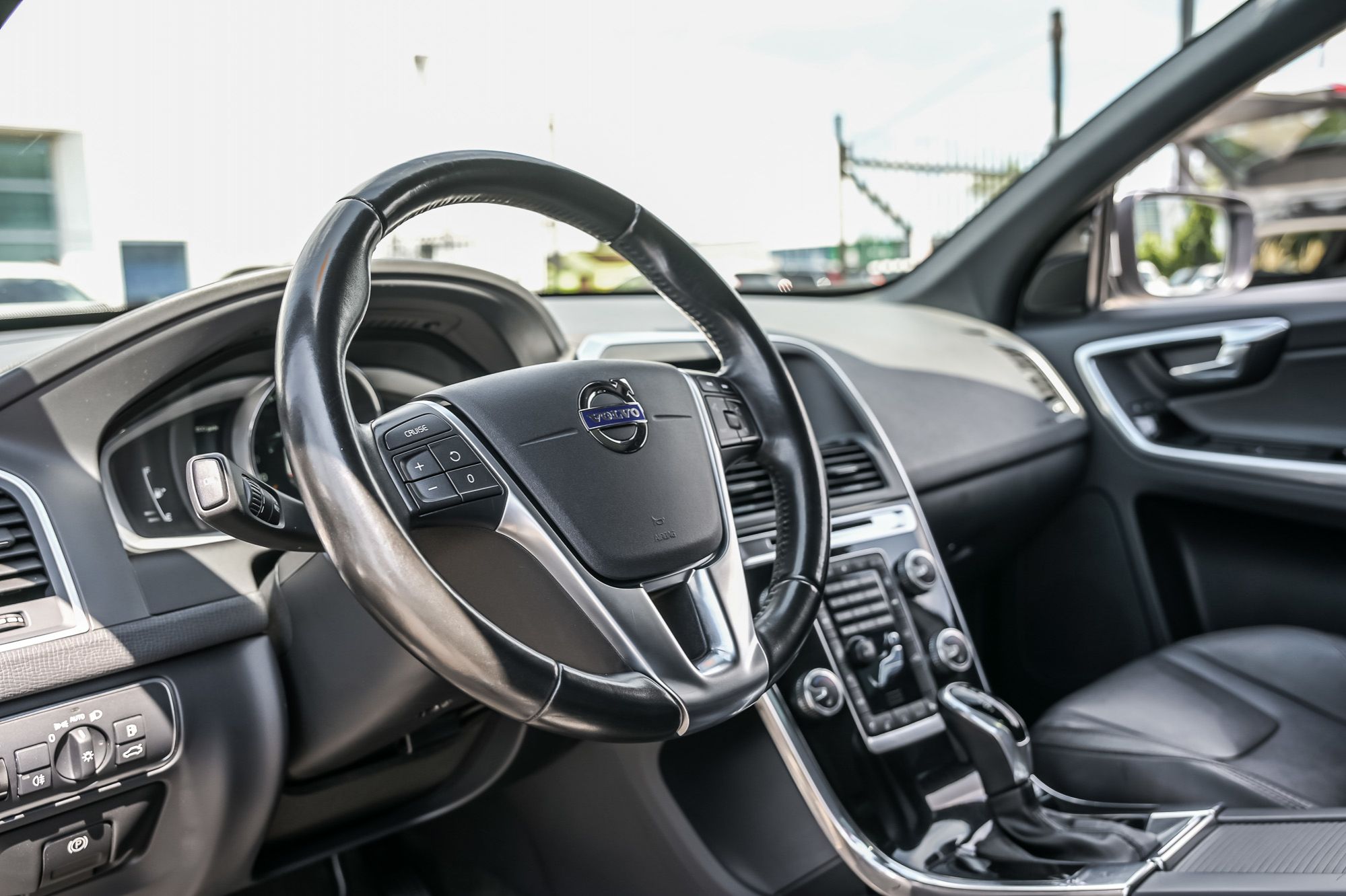 2017 Volvo XC60 in Pointe-Claire, Quebec