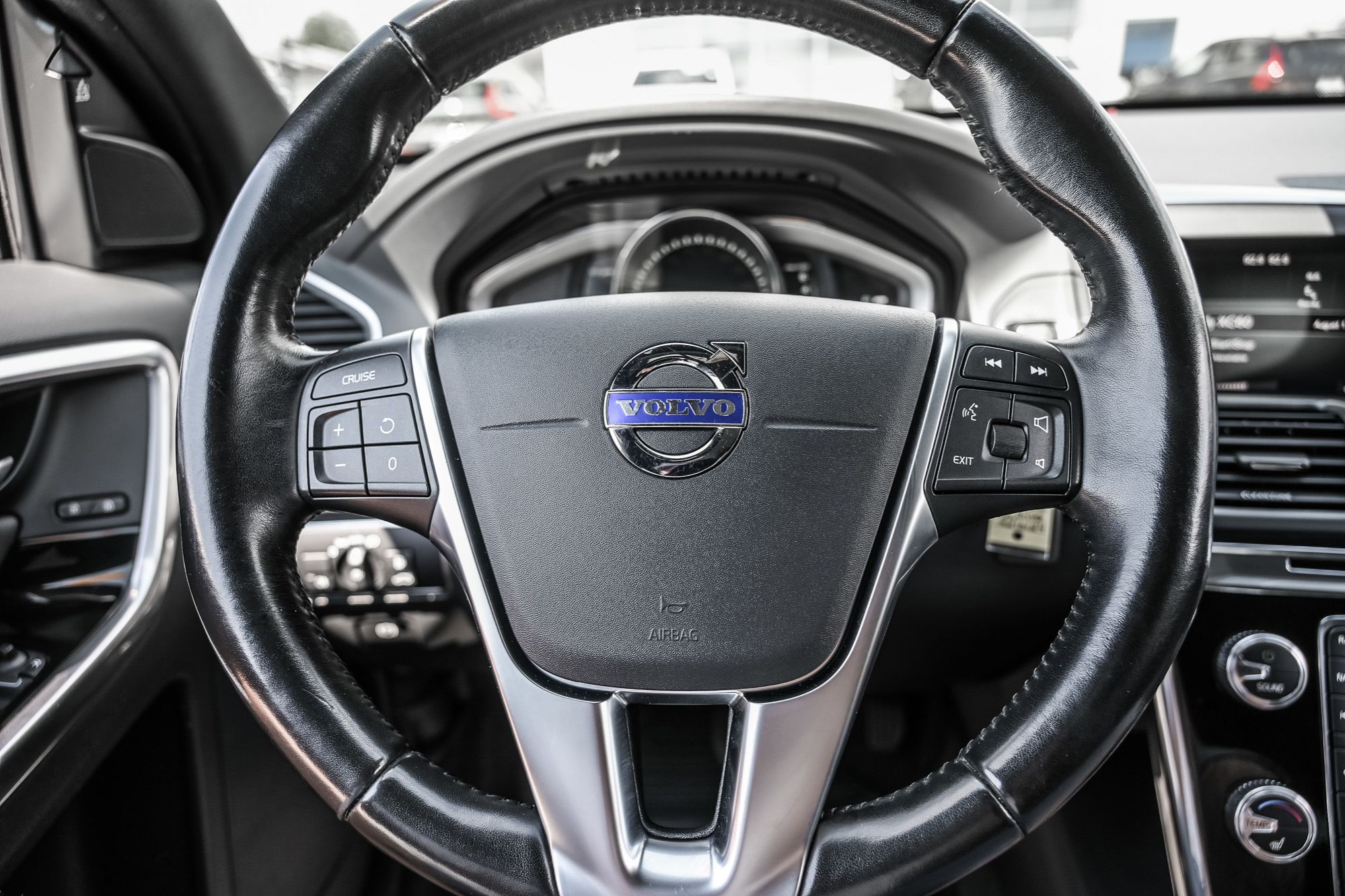 2017 Volvo XC60 in Pointe-Claire, Quebec