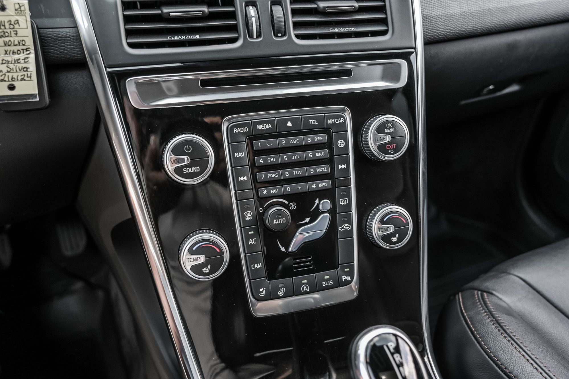 2017 Volvo XC60 in Pointe-Claire, Quebec