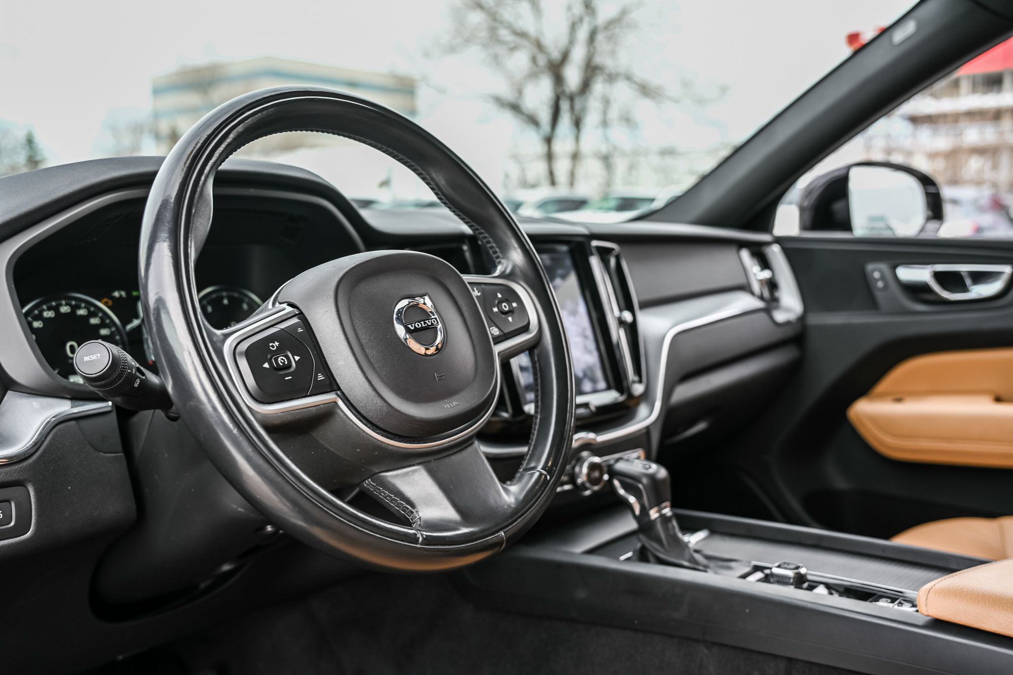 Volvo XC60  2019 à Pointe-Claire, Québec