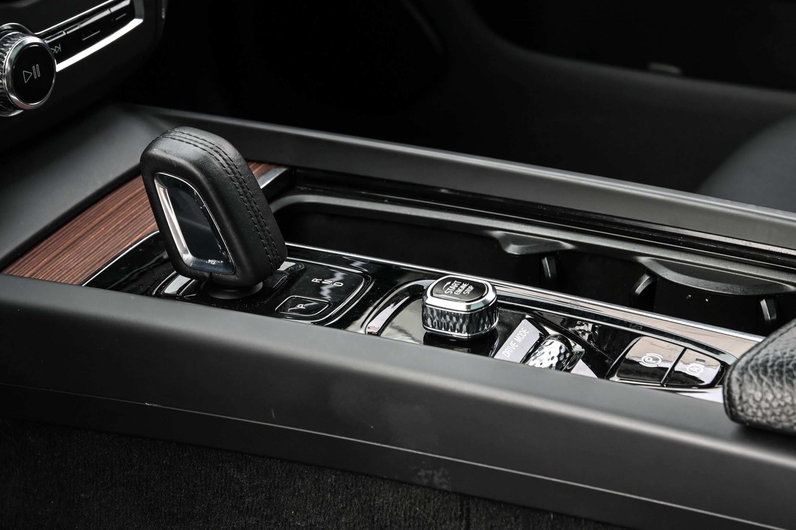 2021 Volvo XC60 in Pointe-Claire, Quebec