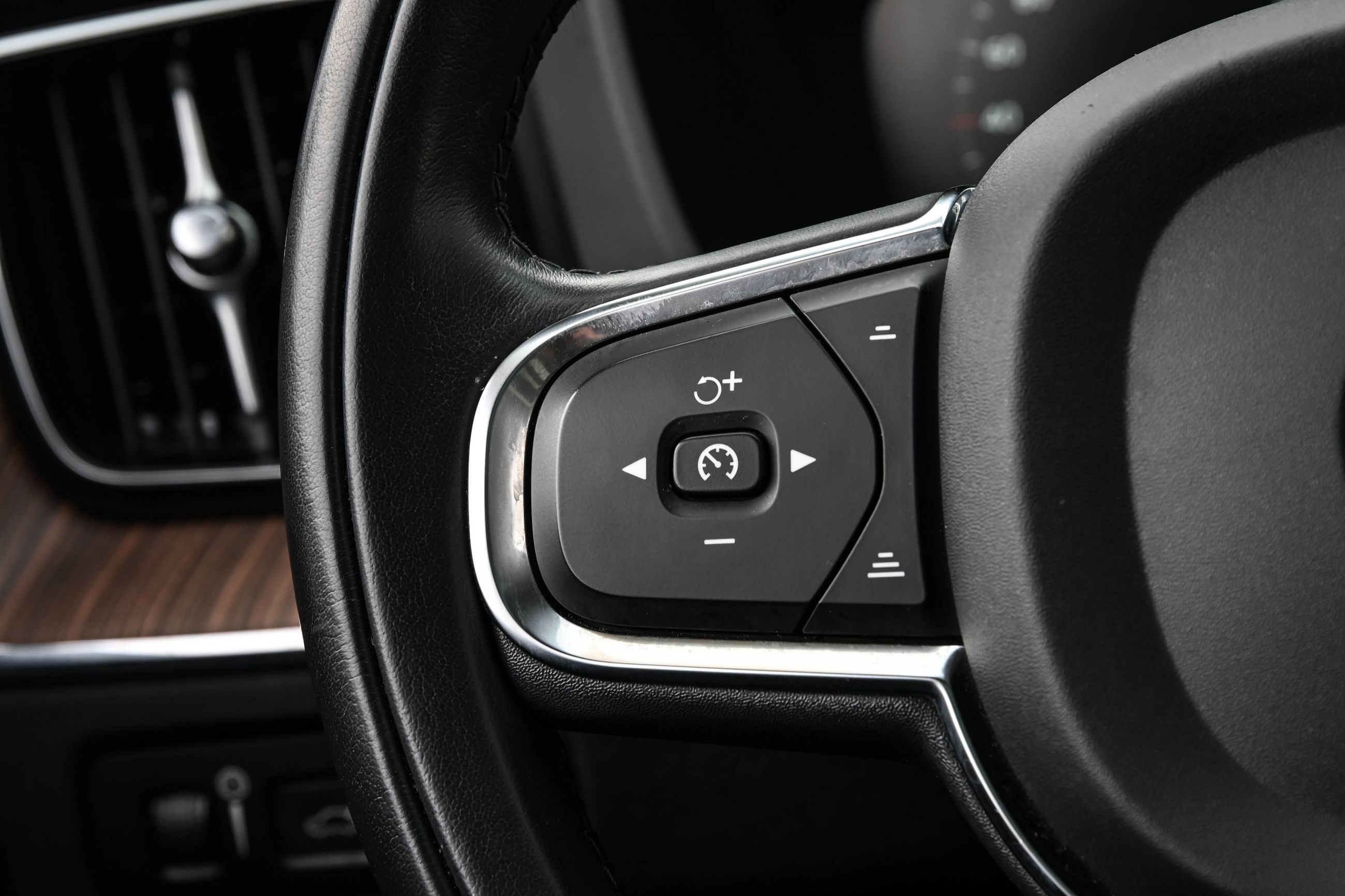 2021 Volvo XC60 in Pointe-Claire, Quebec