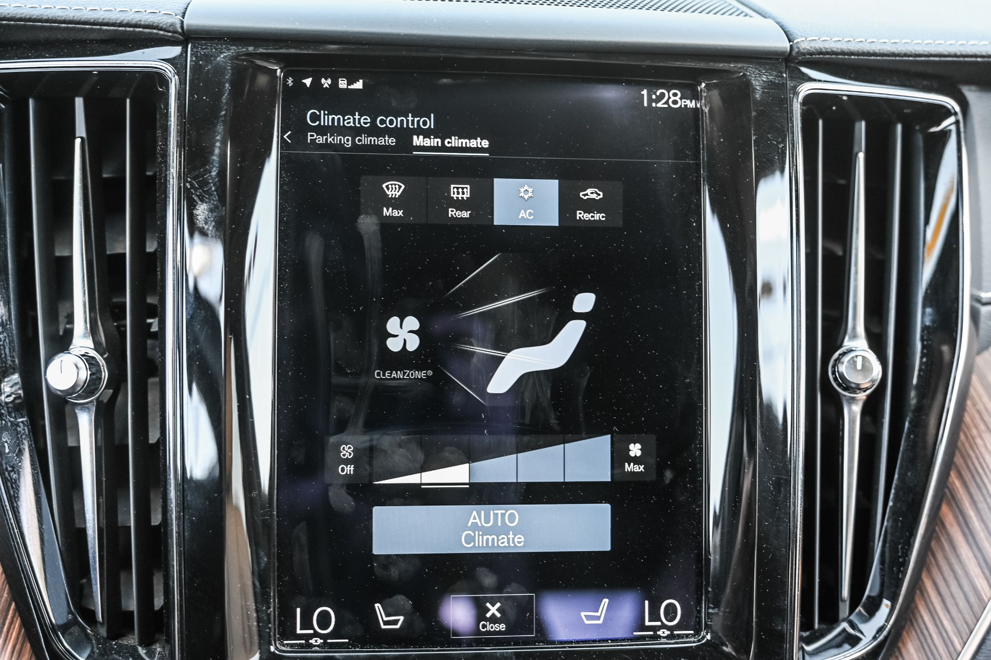 Volvo XC60  2021 à Pointe-Claire, Québec