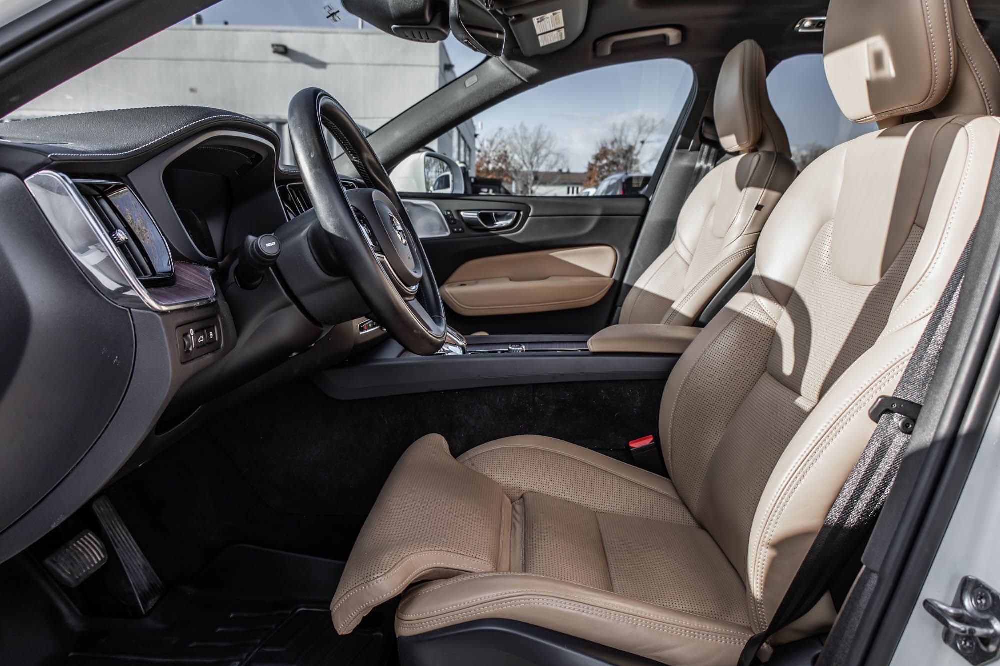 2021 Volvo XC60 in Pointe-Claire, Quebec