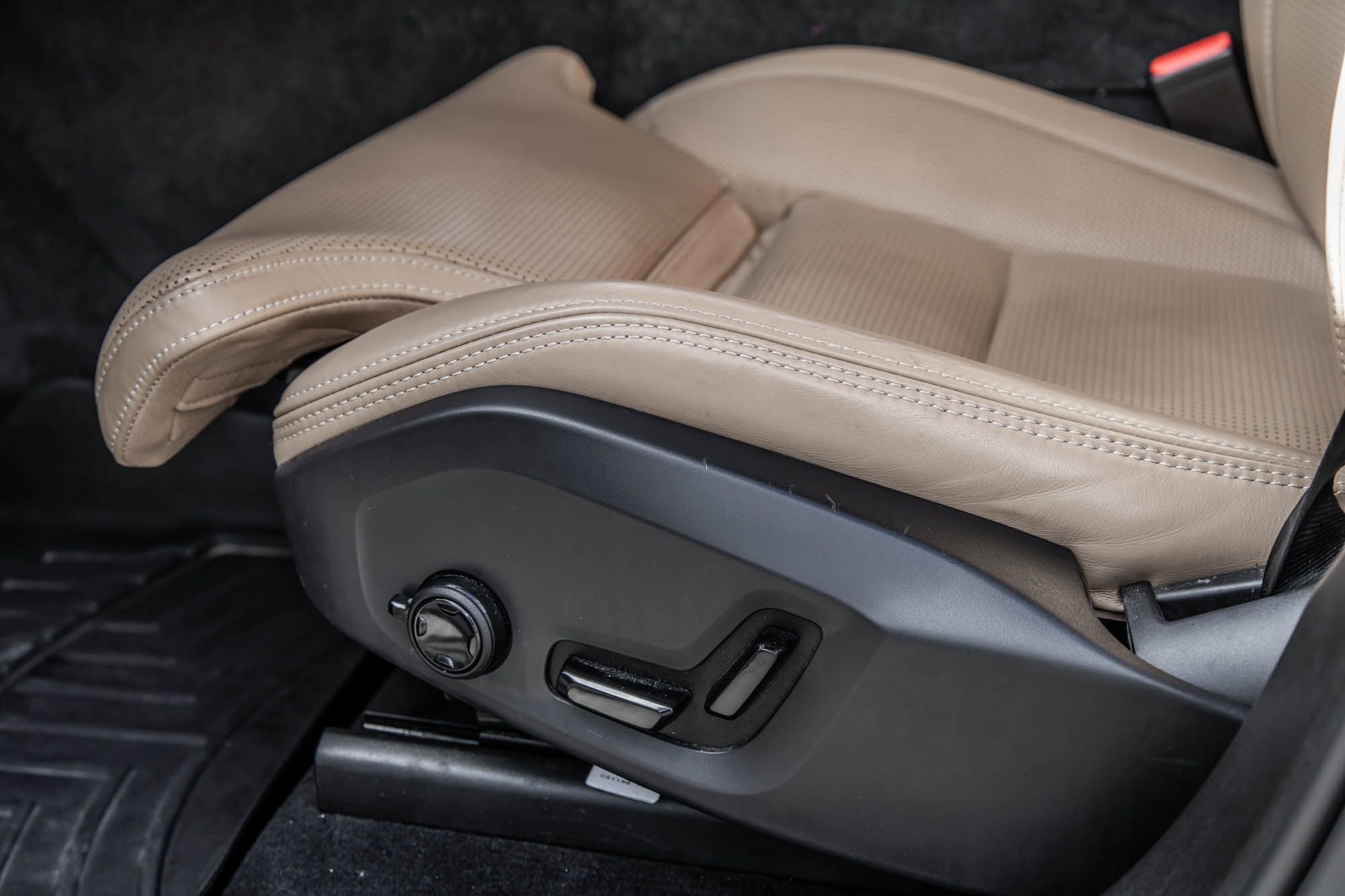 2021 Volvo XC60 in Pointe-Claire, Quebec