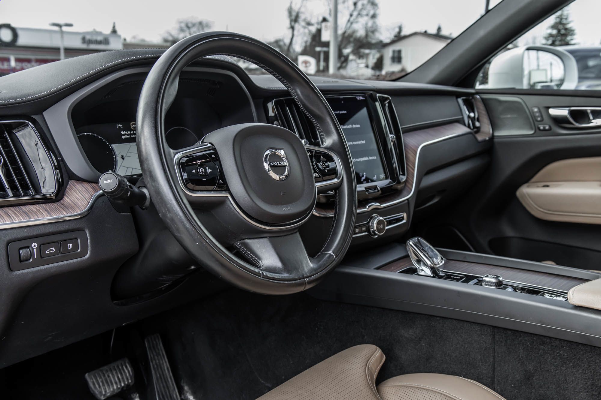 2021 Volvo XC60 in Pointe-Claire, Quebec