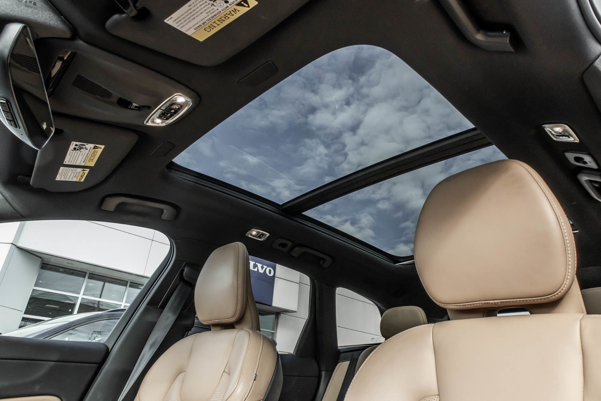 2021 Volvo XC60 in Pointe-Claire, Quebec