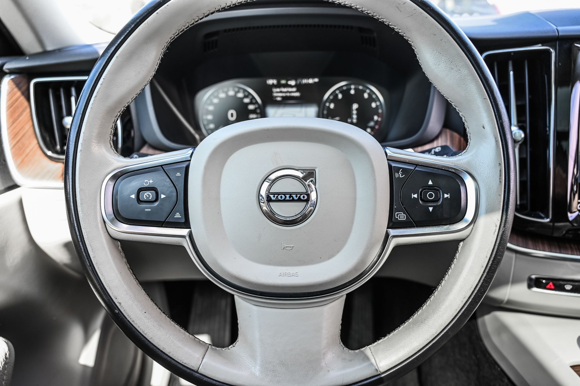 Volvo XC60  2021 à Pointe-Claire, Québec