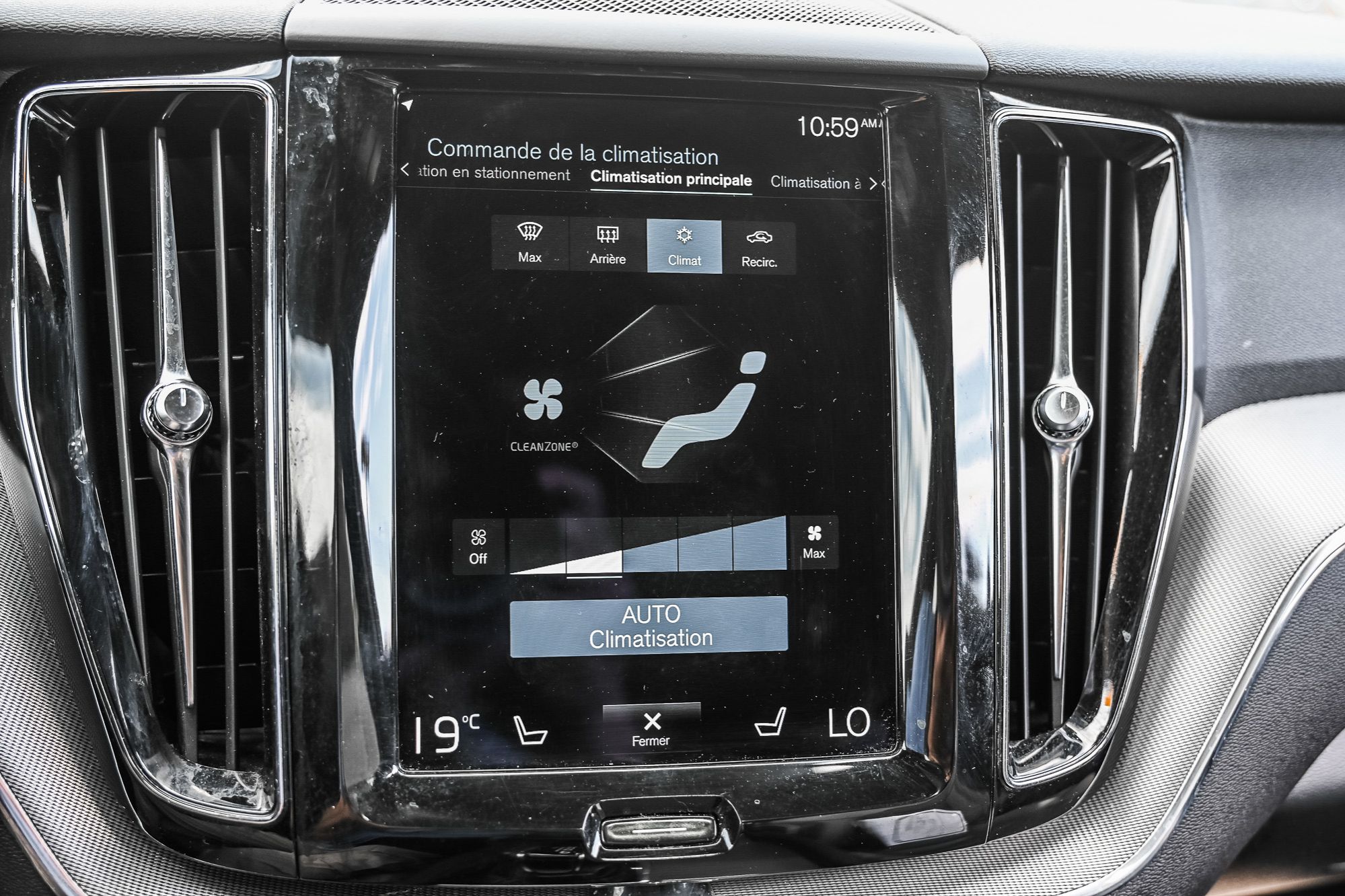 2021 Volvo XC60 in Pointe-Claire, Quebec