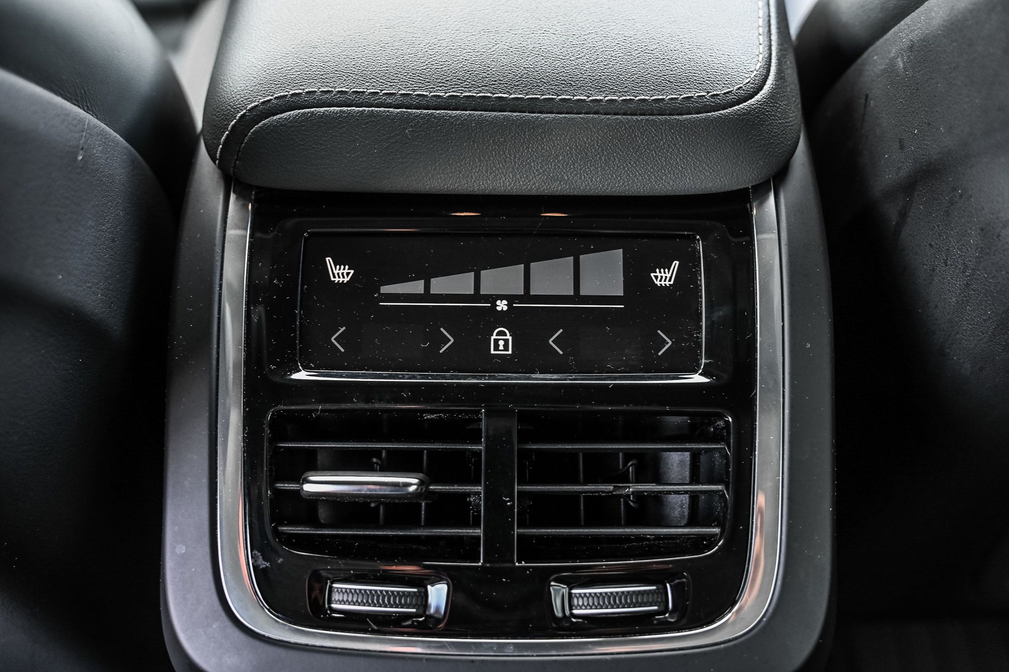 2021 Volvo XC60 in Pointe-Claire, Quebec
