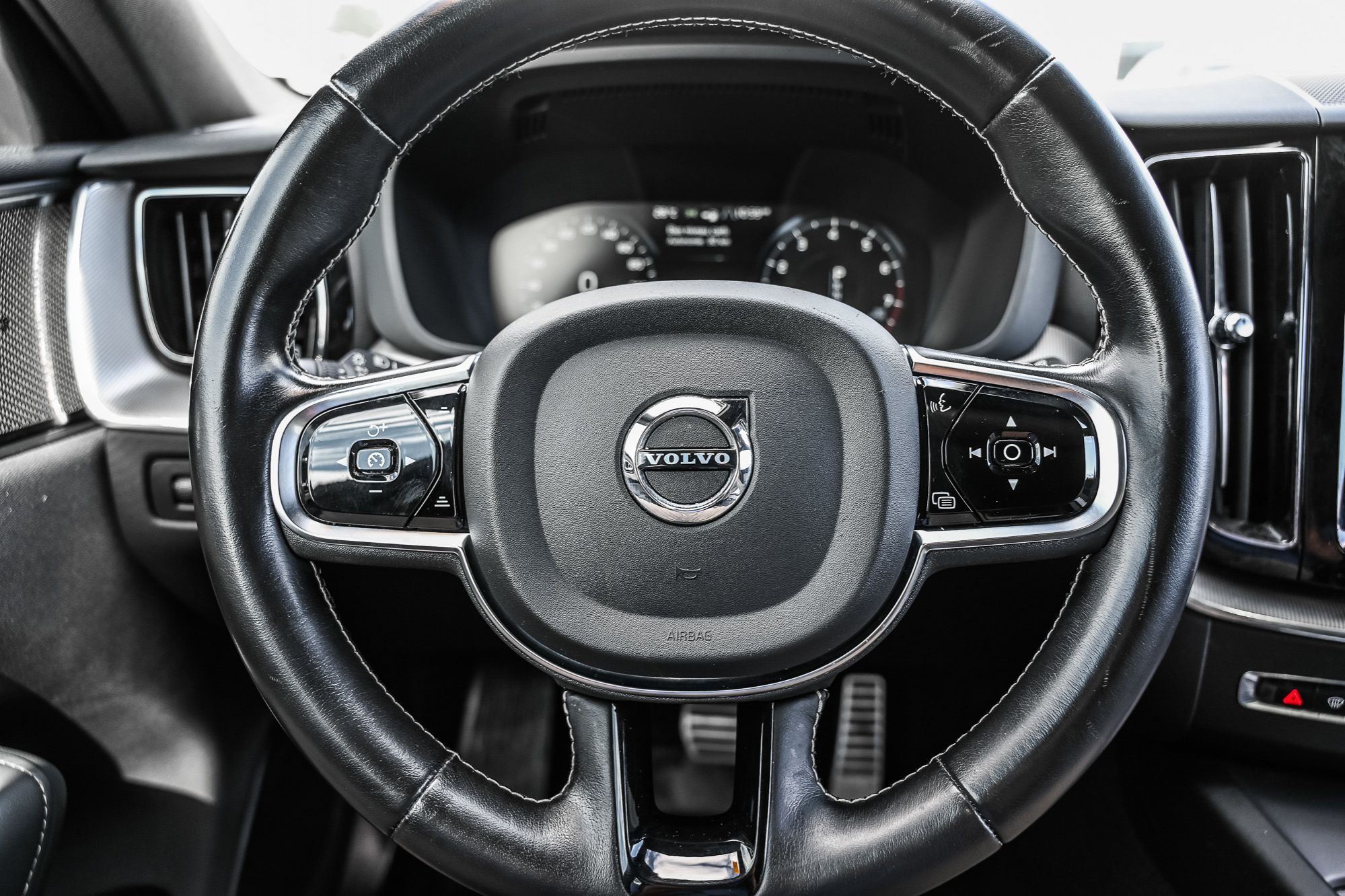 2021 Volvo XC60 in Pointe-Claire, Quebec