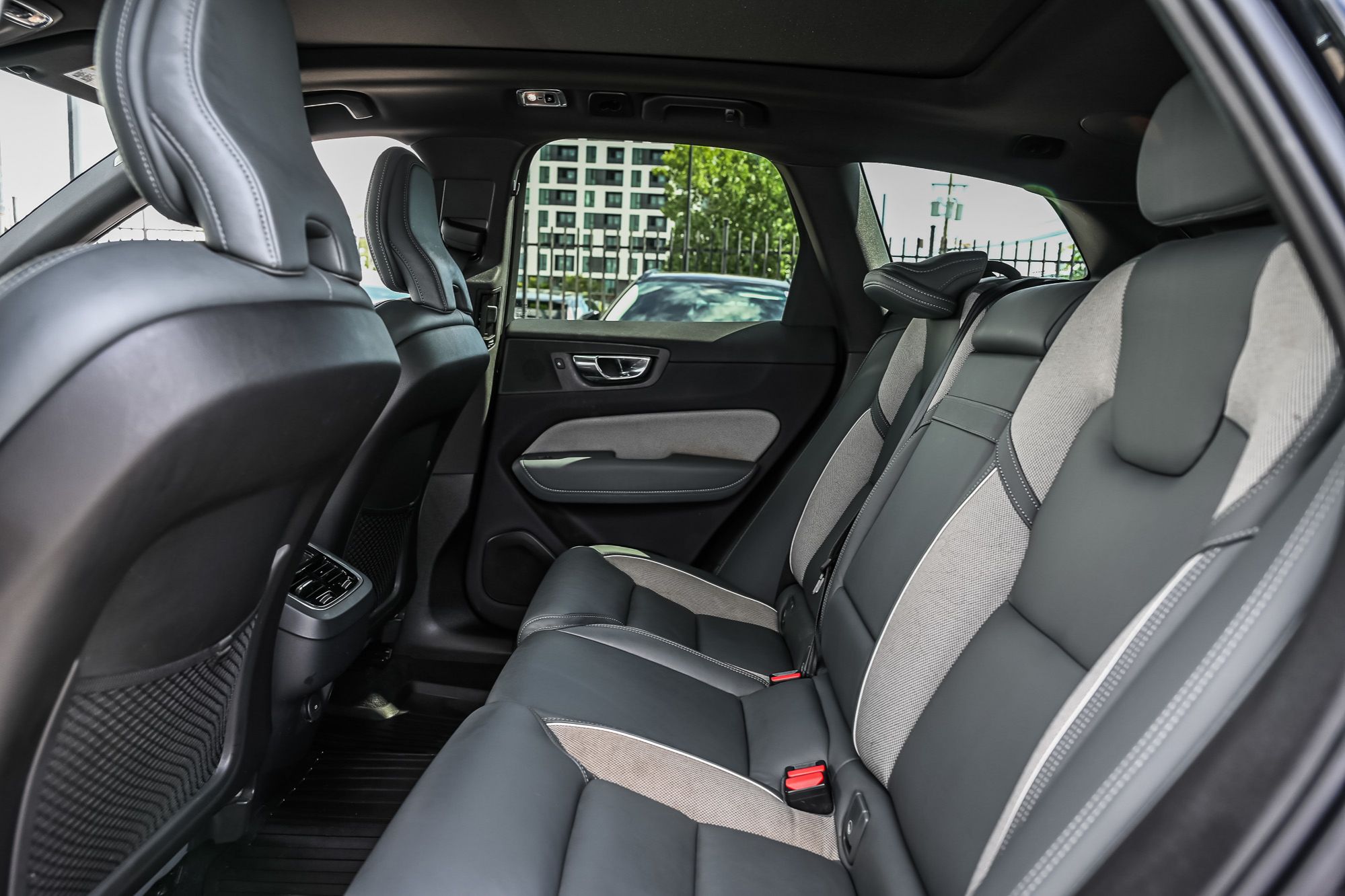 2021 Volvo XC60 in Pointe-Claire, Quebec