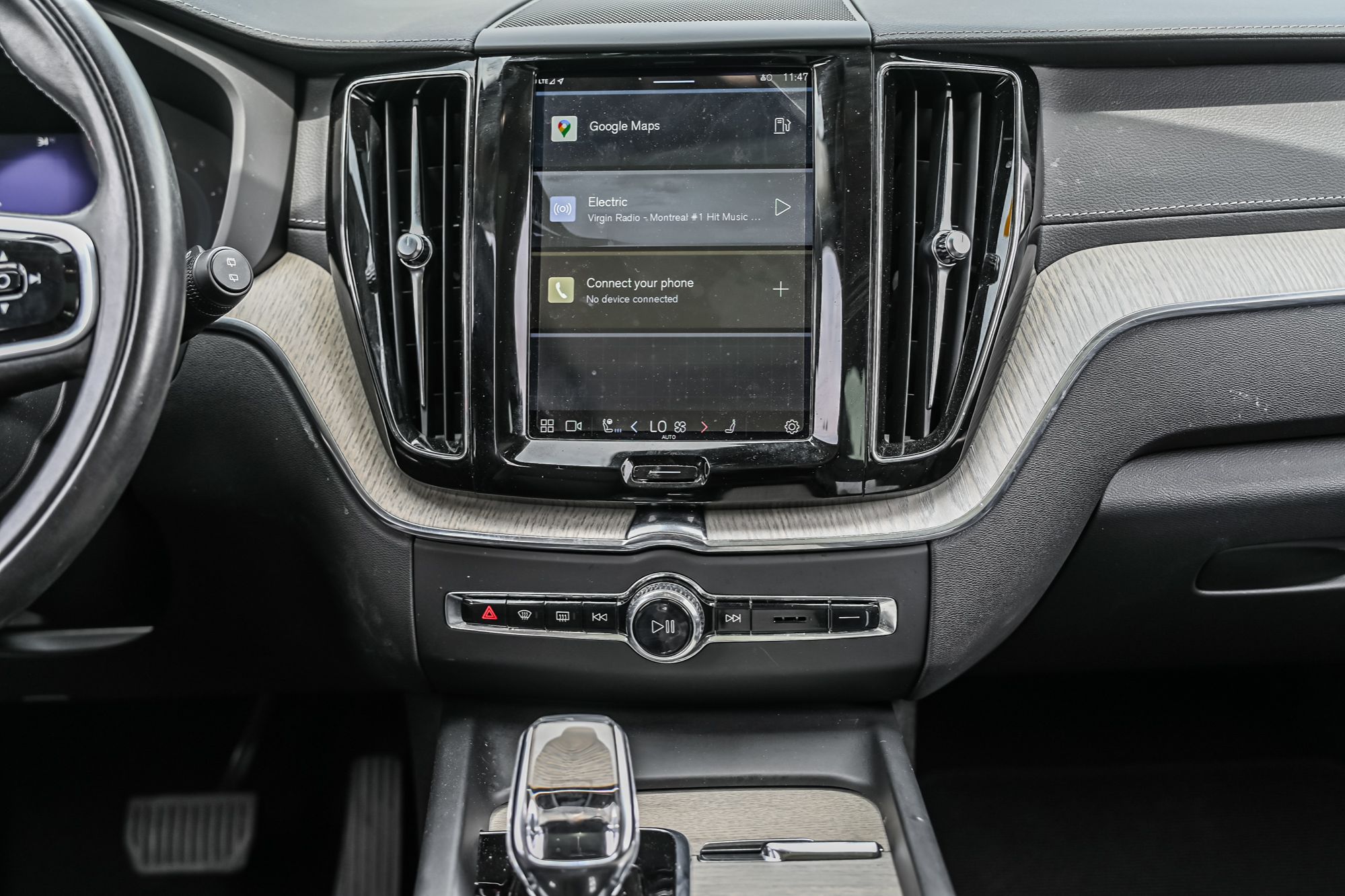 2022 Volvo XC60 in Pointe-Claire, Quebec
