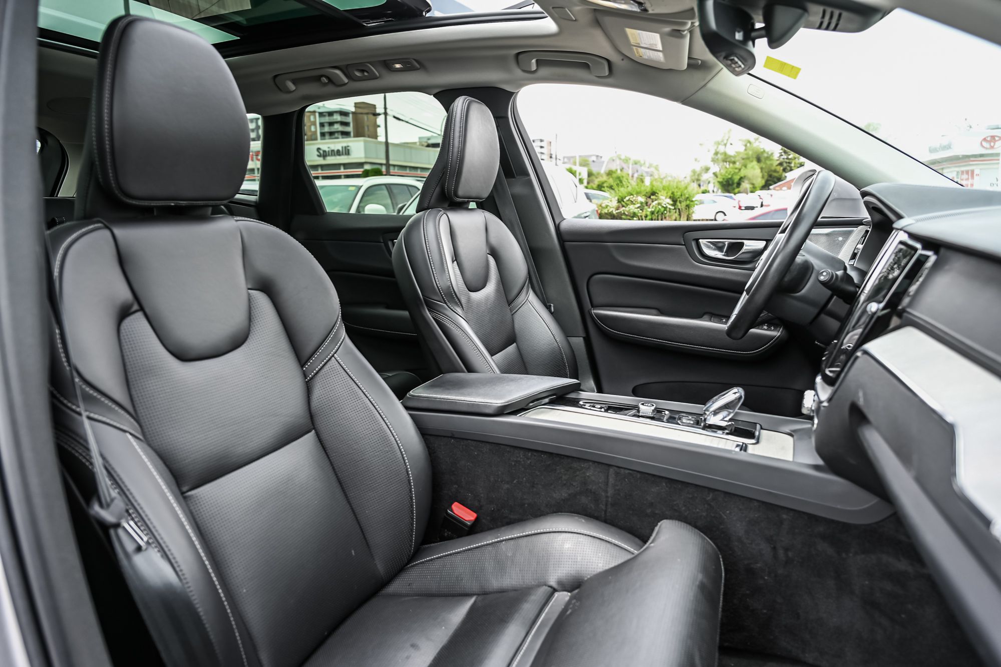 2022 Volvo XC60 in Pointe-Claire, Quebec