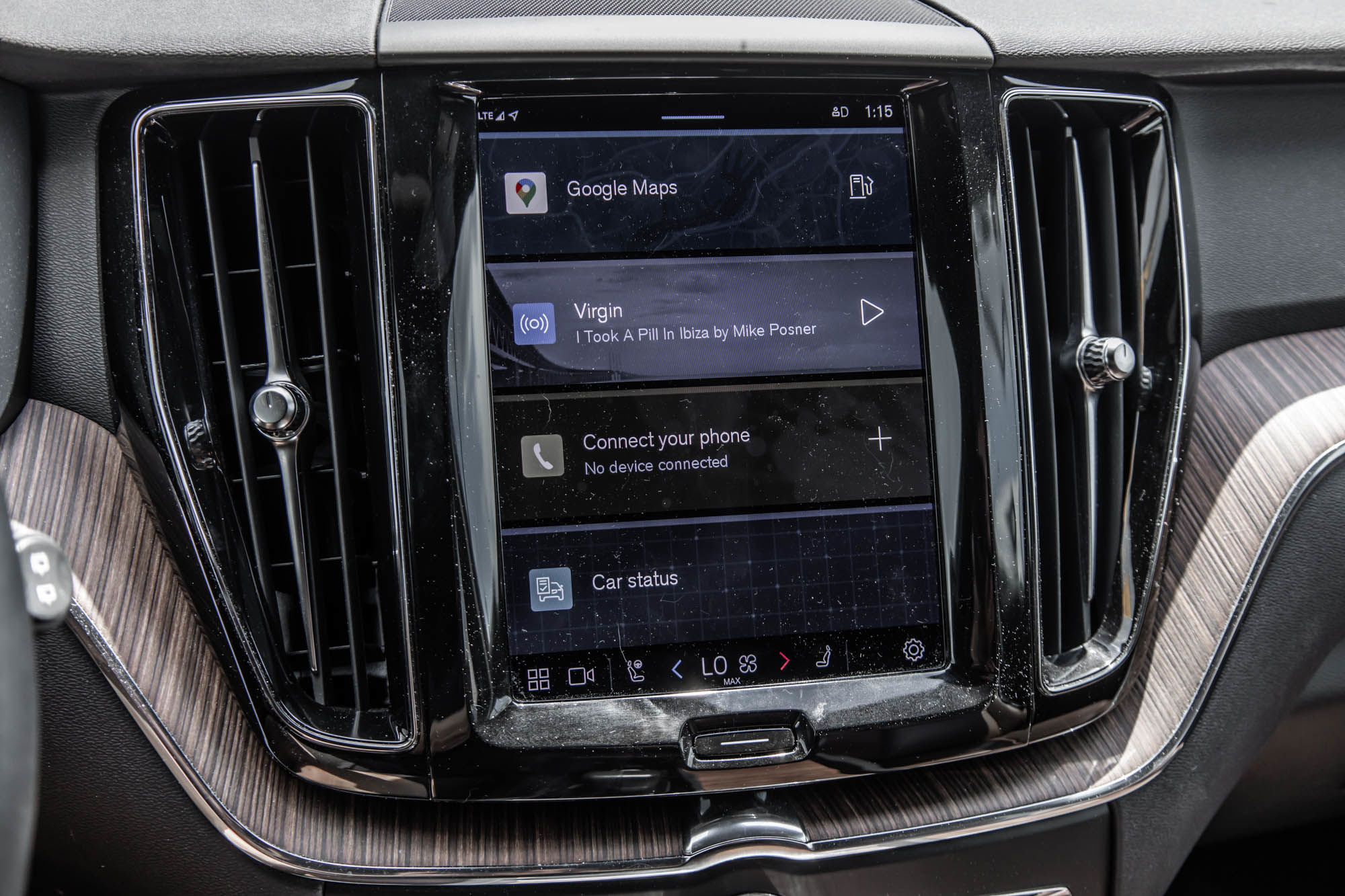 2022 Volvo XC60 in Pointe-Claire, Quebec