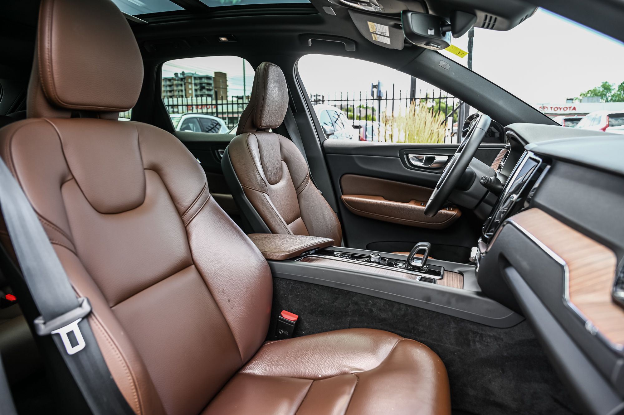 2022 Volvo XC60 in Pointe-Claire, Quebec
