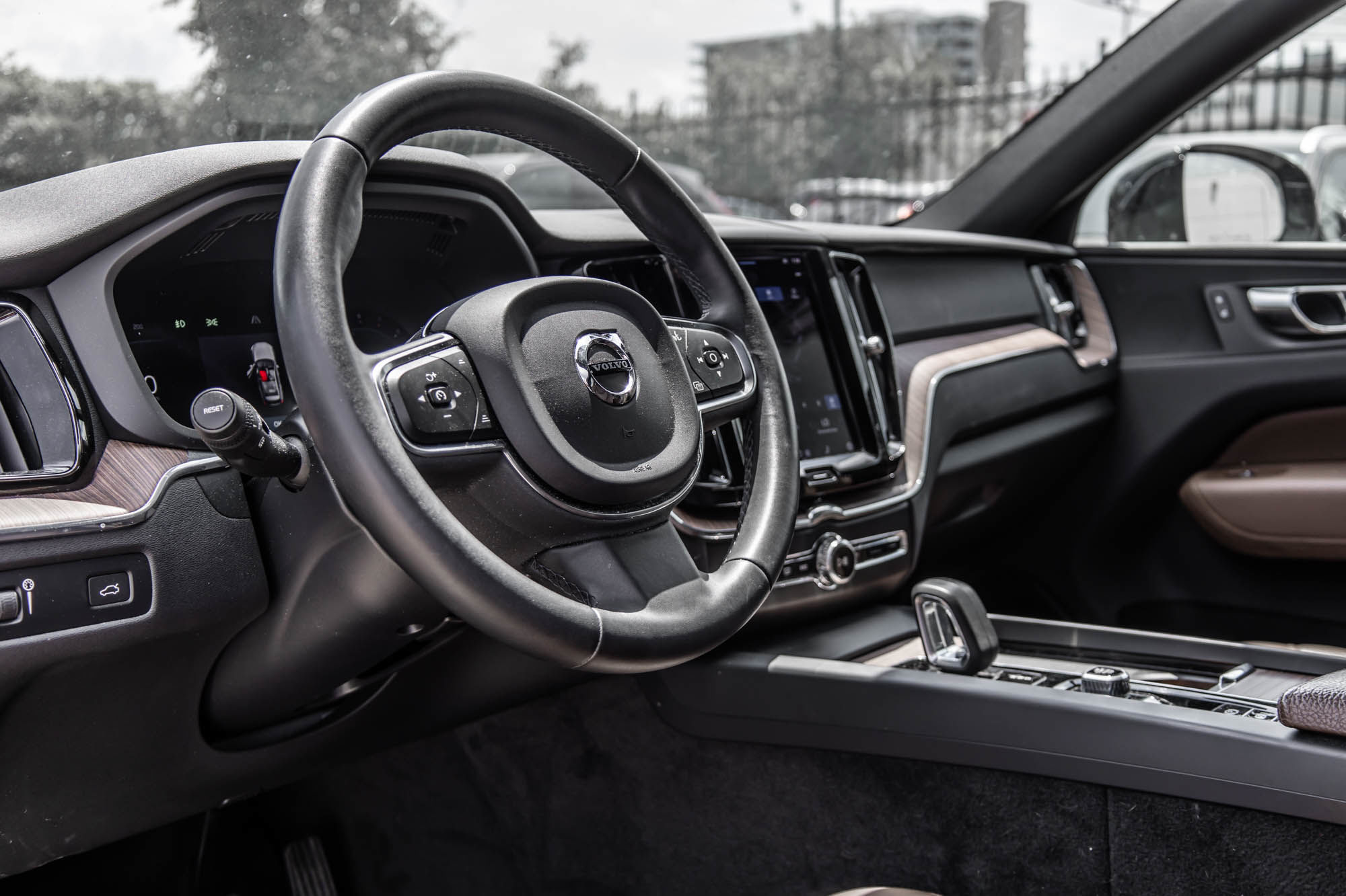 2022 Volvo XC60 in Pointe-Claire, Quebec