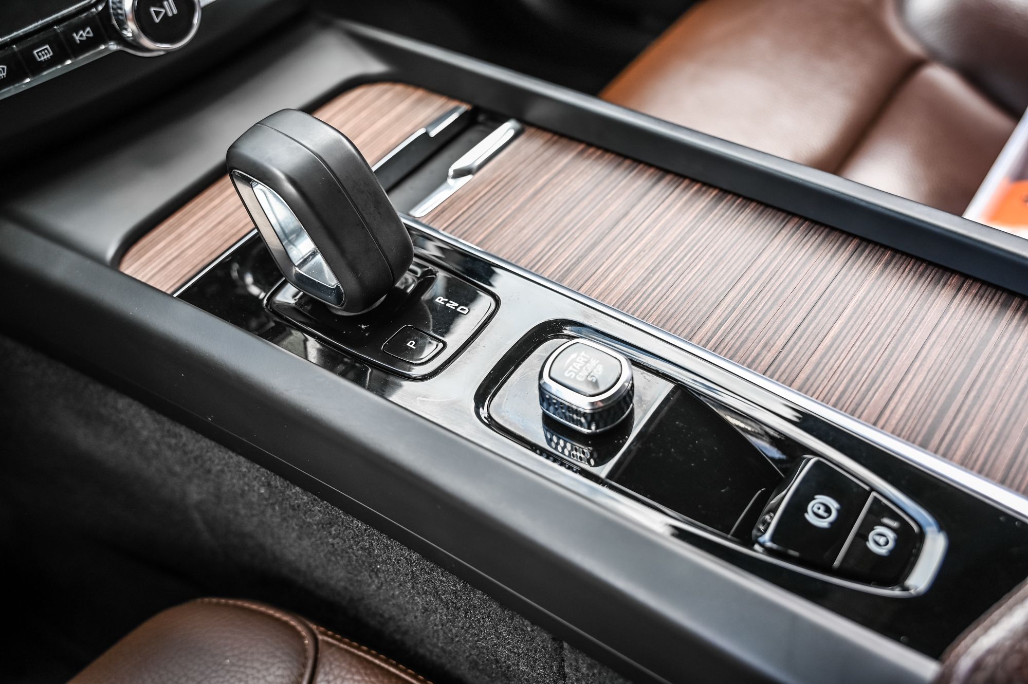 2022 Volvo XC60 in Pointe-Claire, Quebec