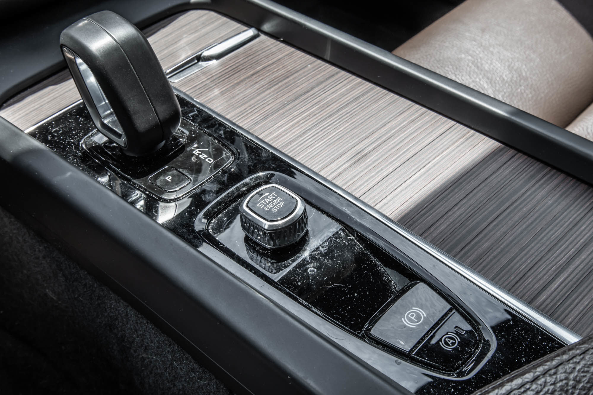 2022 Volvo XC60 in Pointe-Claire, Quebec