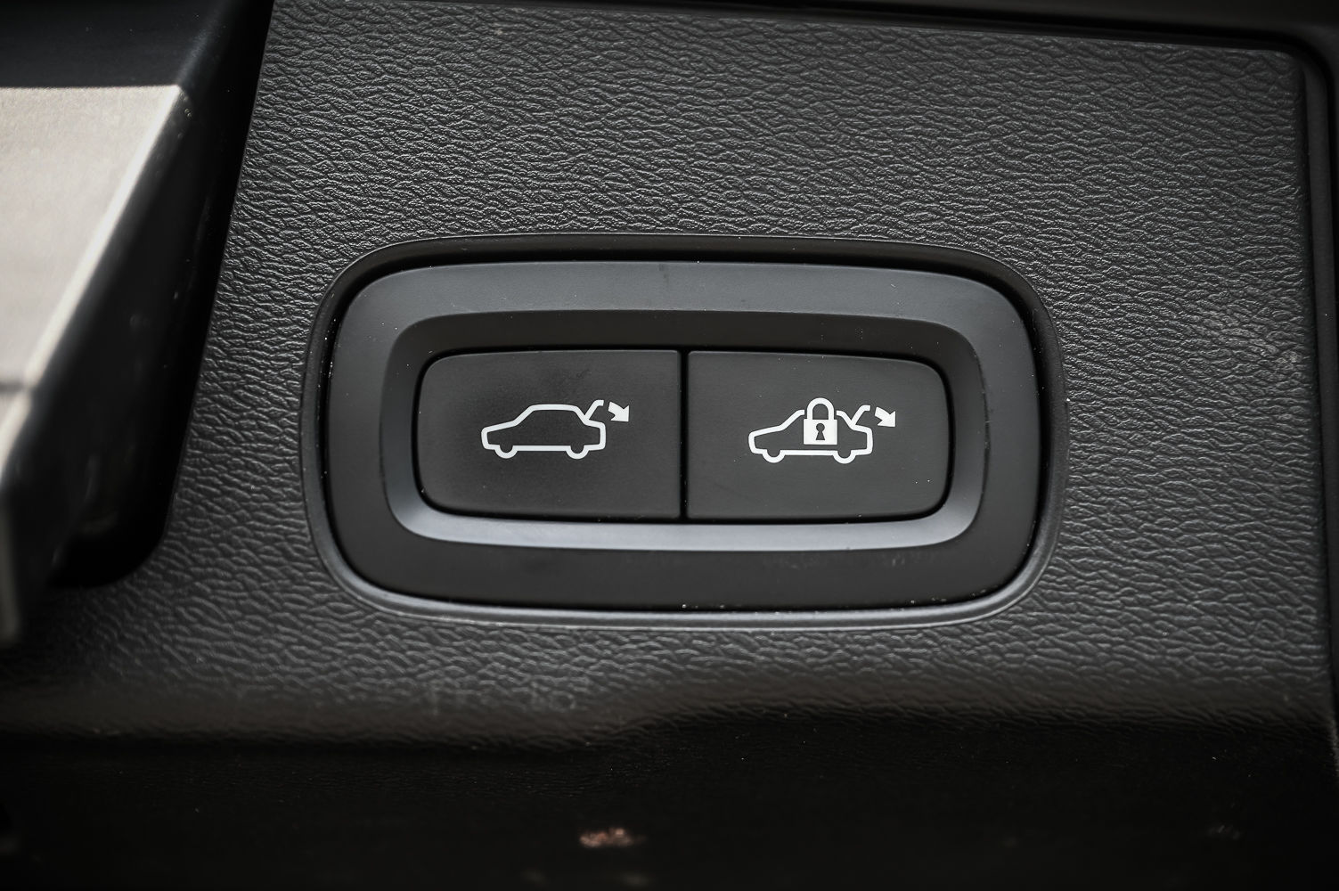 2022 Volvo XC60 in Pointe-Claire, Quebec