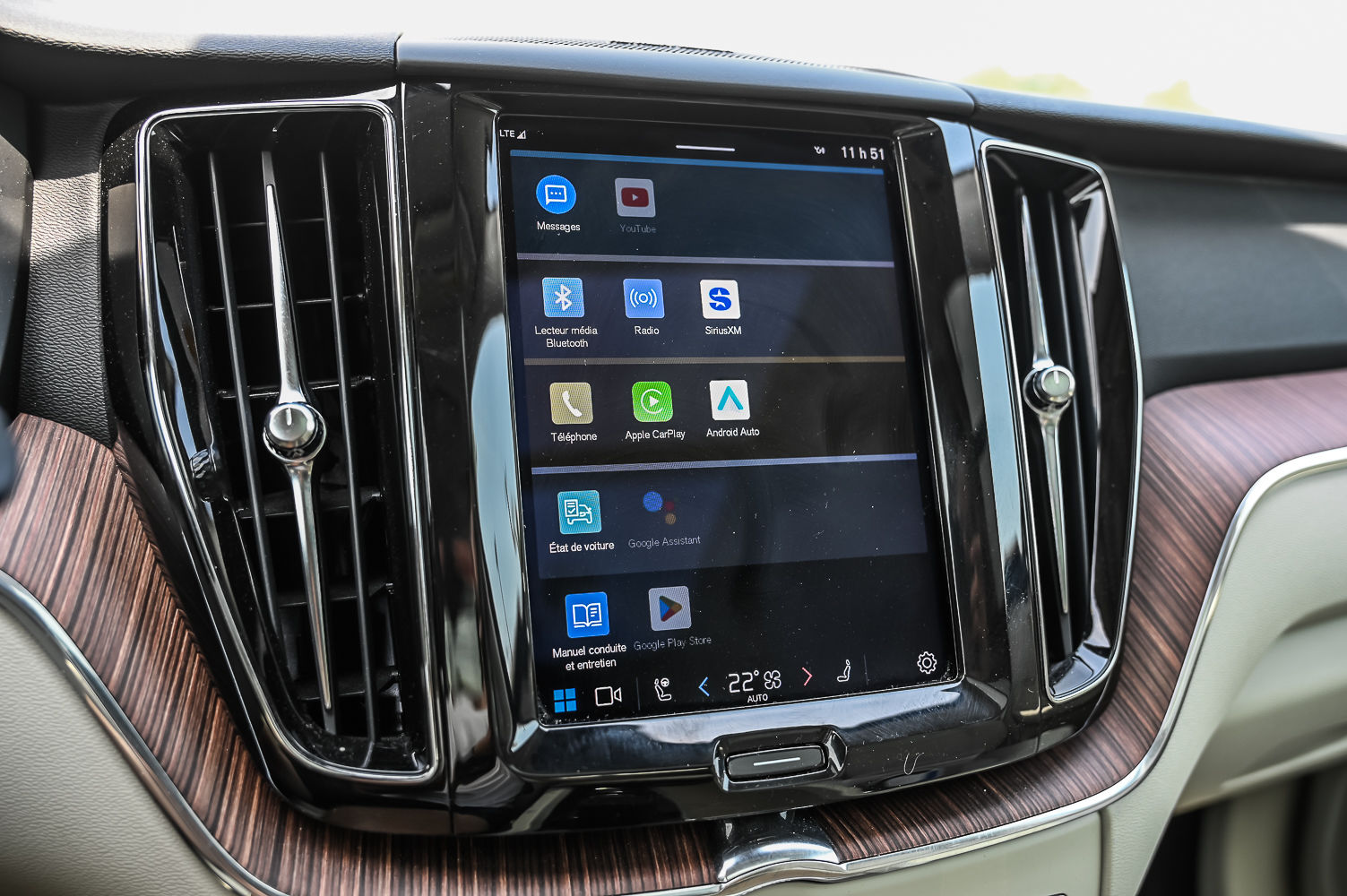 2022 Volvo XC60 in Pointe-Claire, Quebec