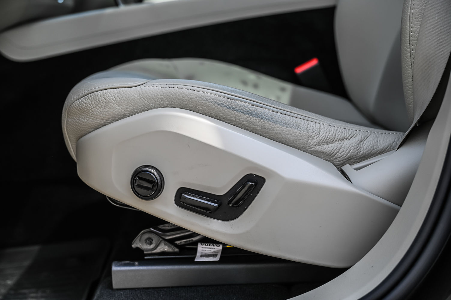 2022 Volvo XC60 in Pointe-Claire, Quebec