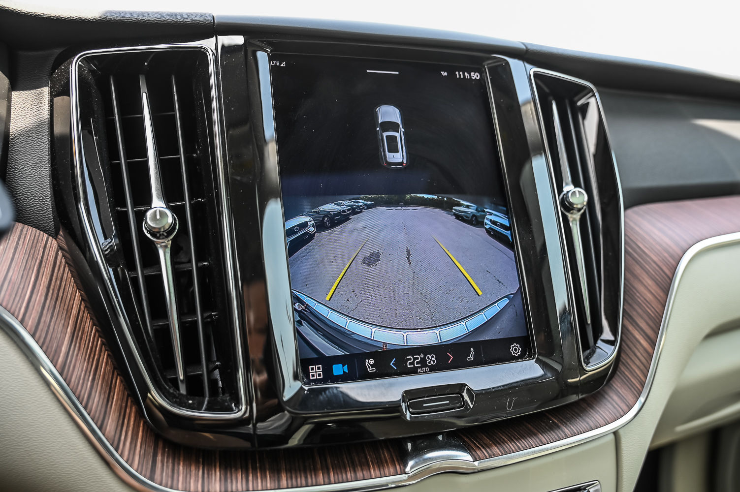 2022 Volvo XC60 in Pointe-Claire, Quebec
