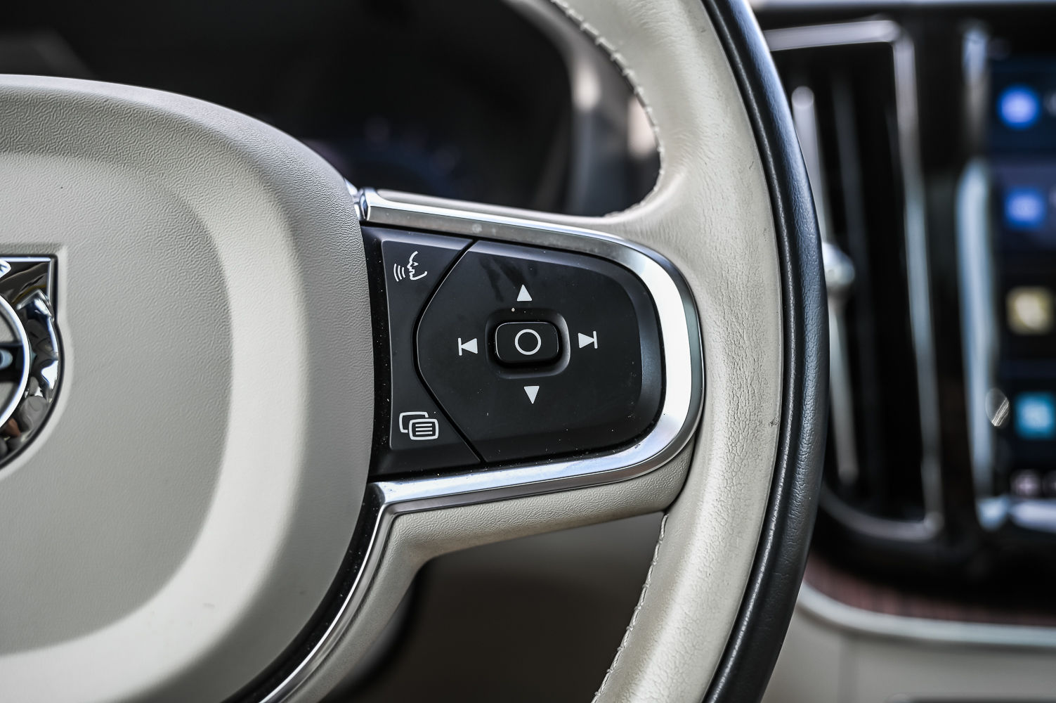 2022 Volvo XC60 in Pointe-Claire, Quebec
