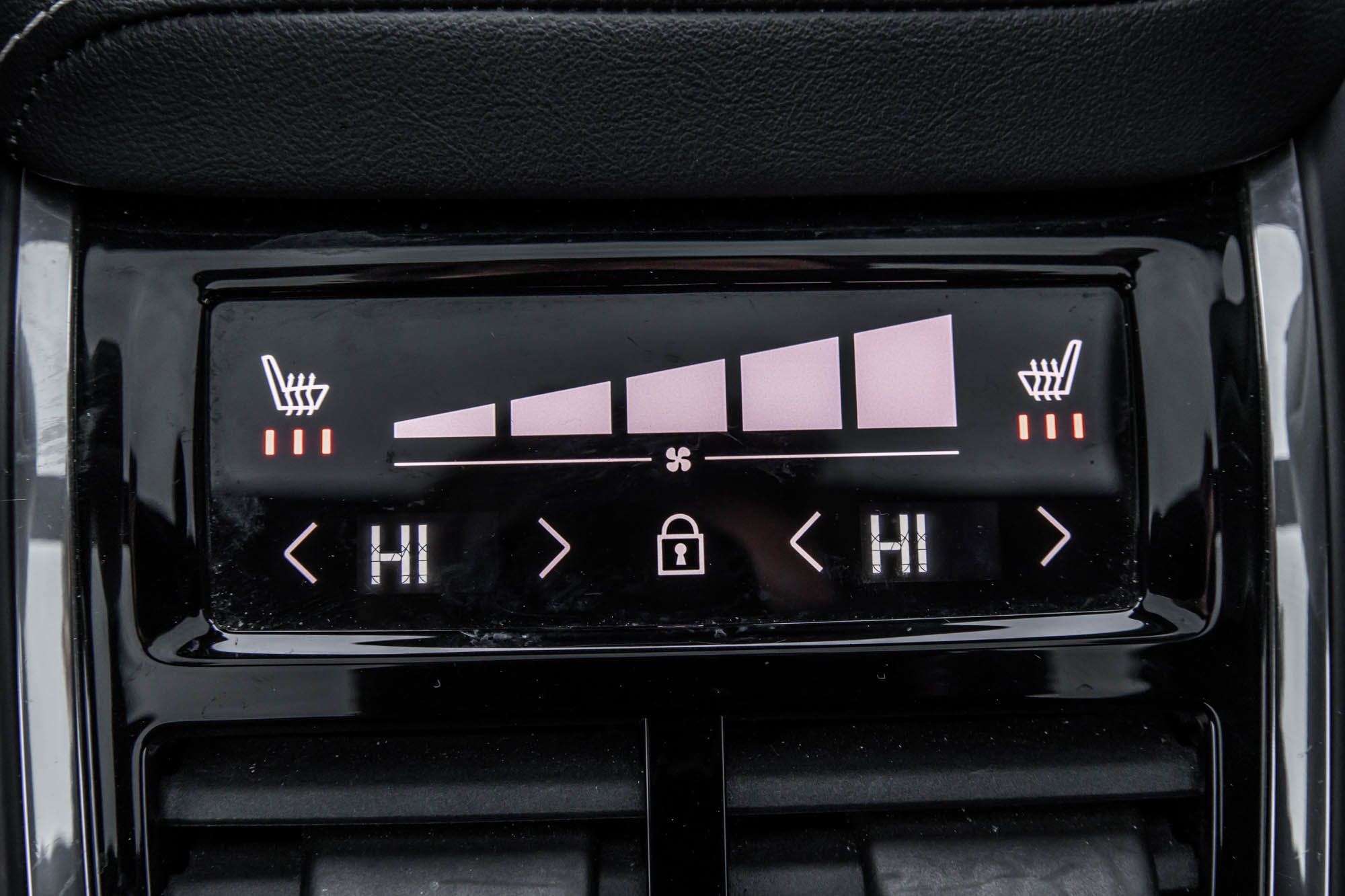 2022 Volvo XC60 in Pointe-Claire, Quebec