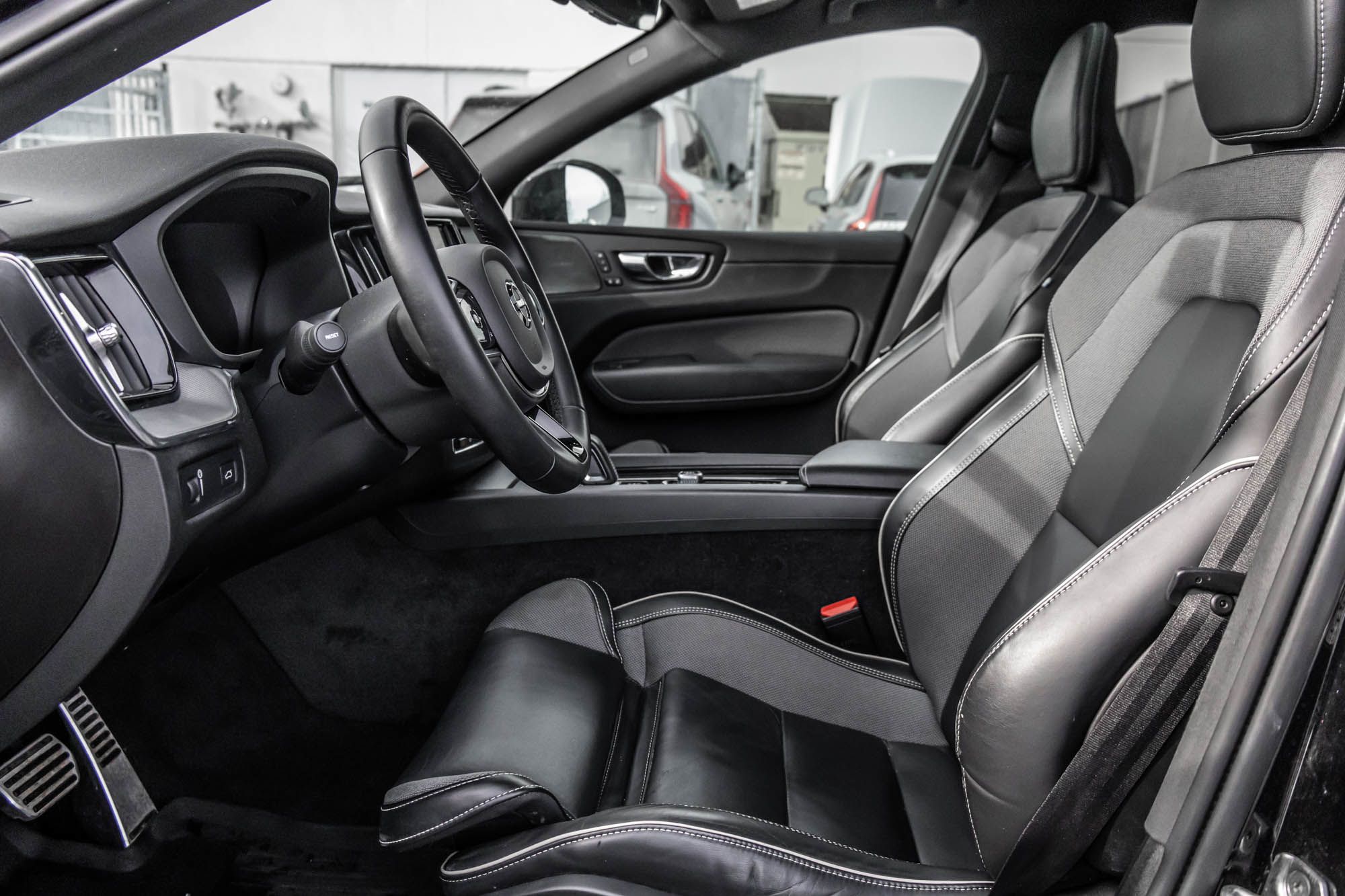 2022 Volvo XC60 in Pointe-Claire, Quebec