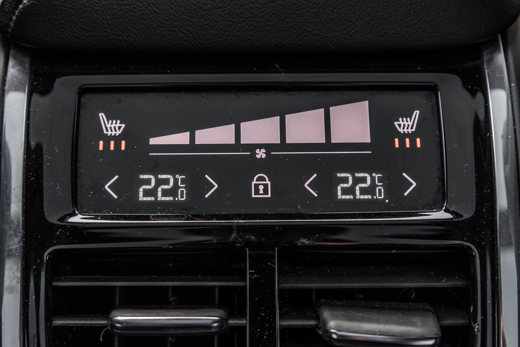 2022 Volvo XC60 in Pointe-Claire, Quebec