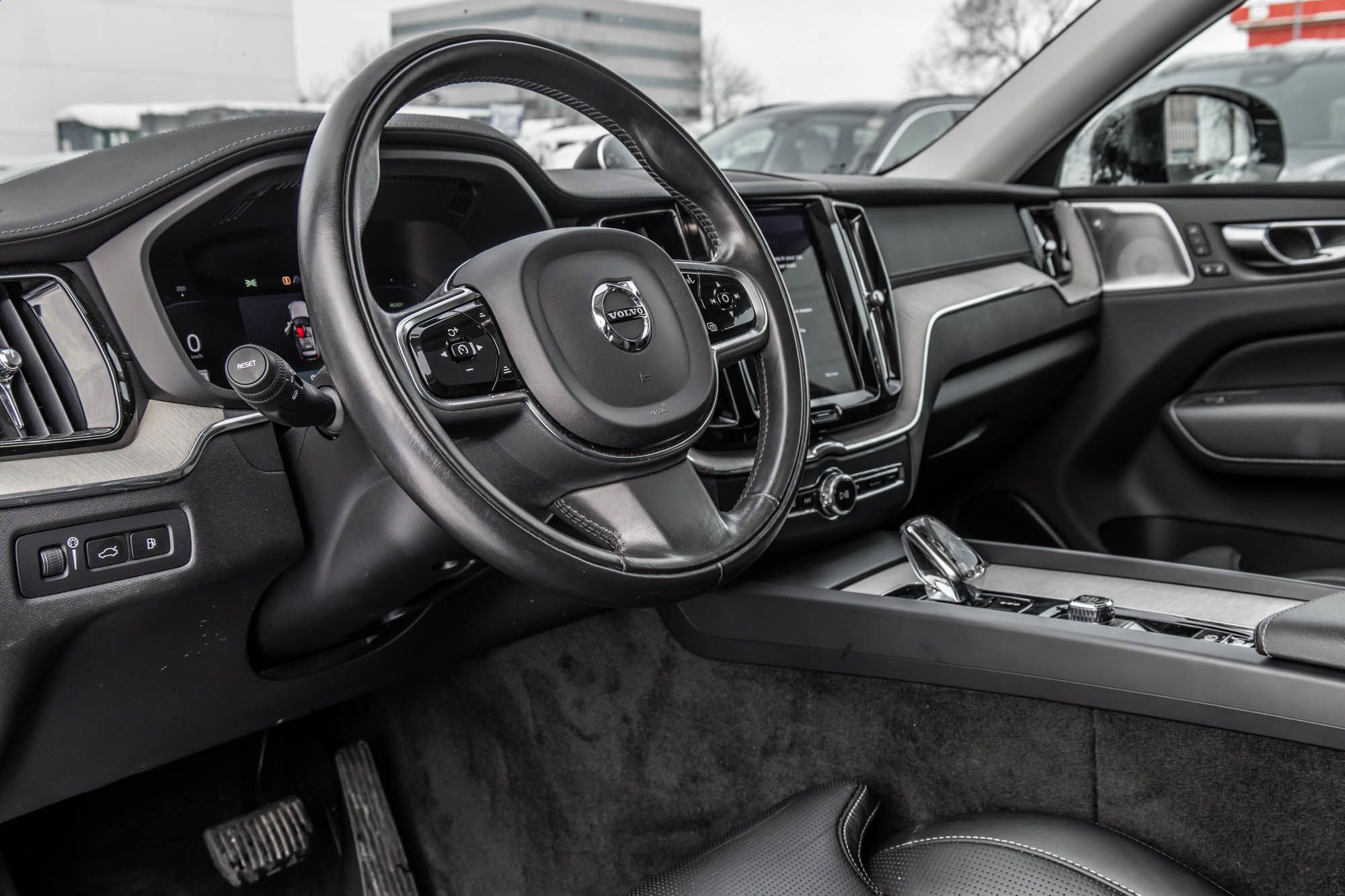 2022 Volvo XC60 in Pointe-Claire, Quebec