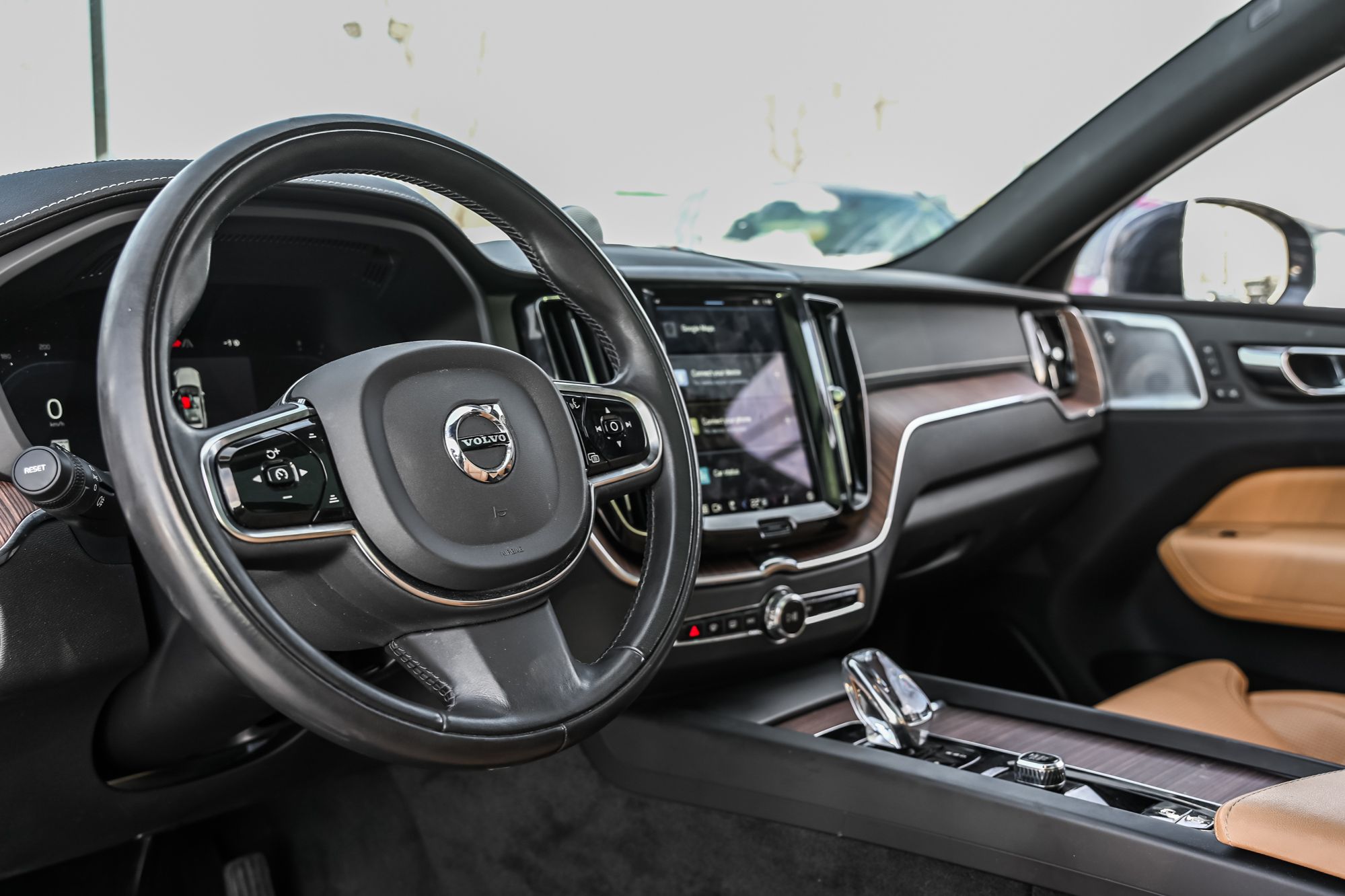 2022 Volvo XC60 in Pointe-Claire, Quebec