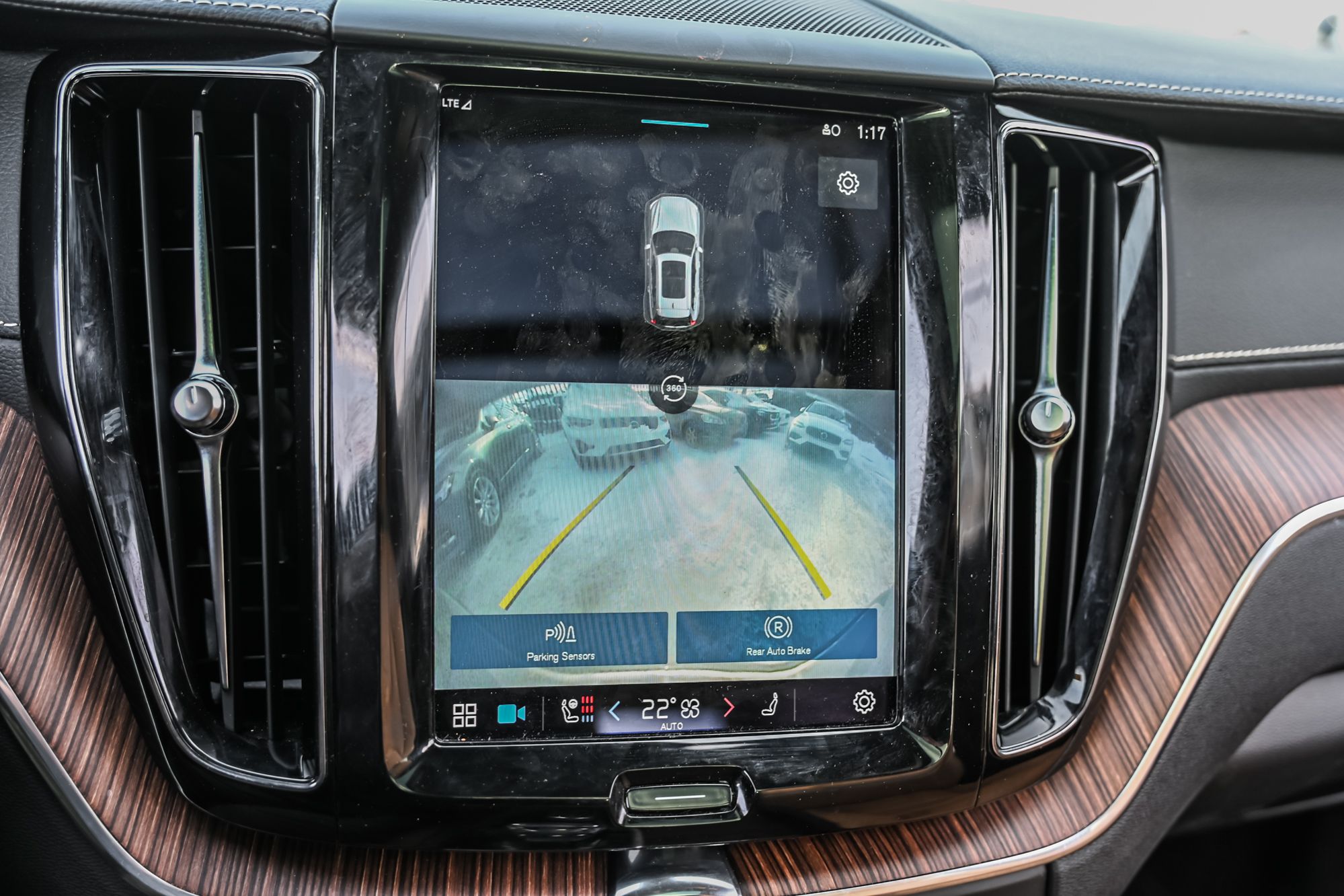 2022 Volvo XC60 in Pointe-Claire, Quebec