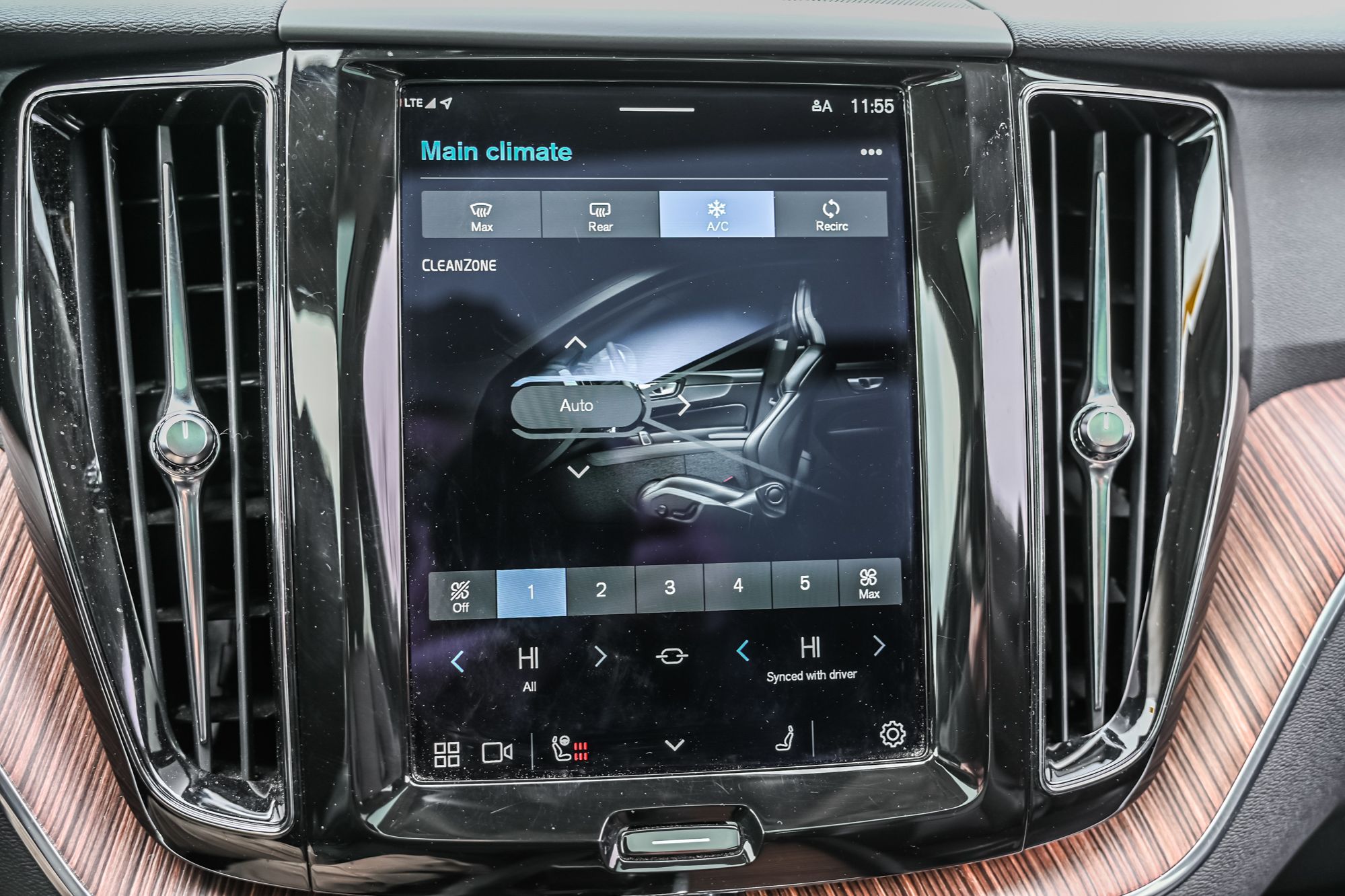 Volvo XC60  2022 à Pointe-Claire, Québec