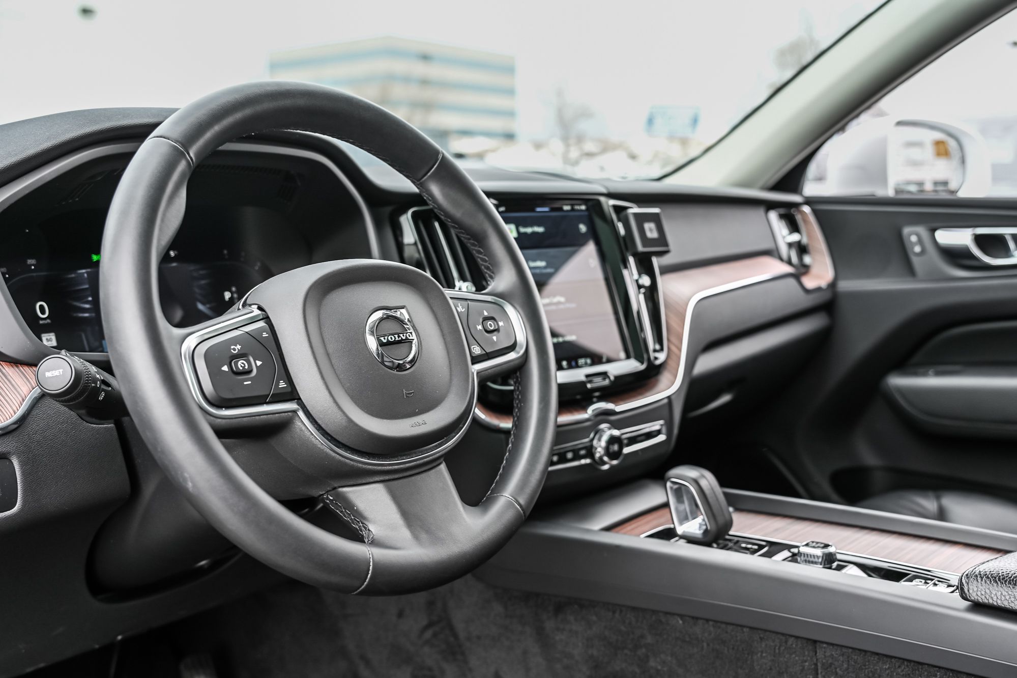 Volvo XC60  2022 à Pointe-Claire, Québec