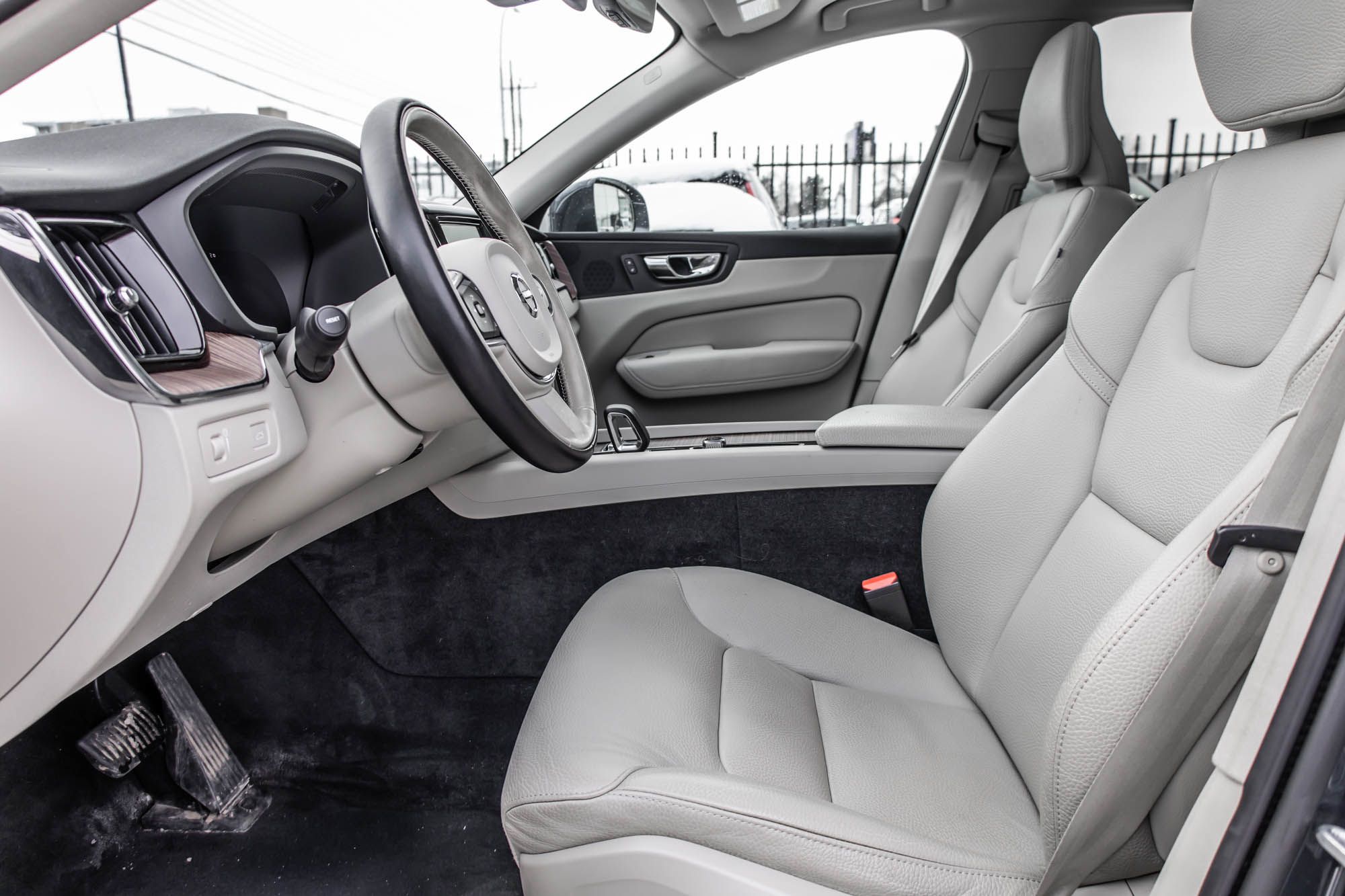 Volvo XC60  2022 à Pointe-Claire, Québec