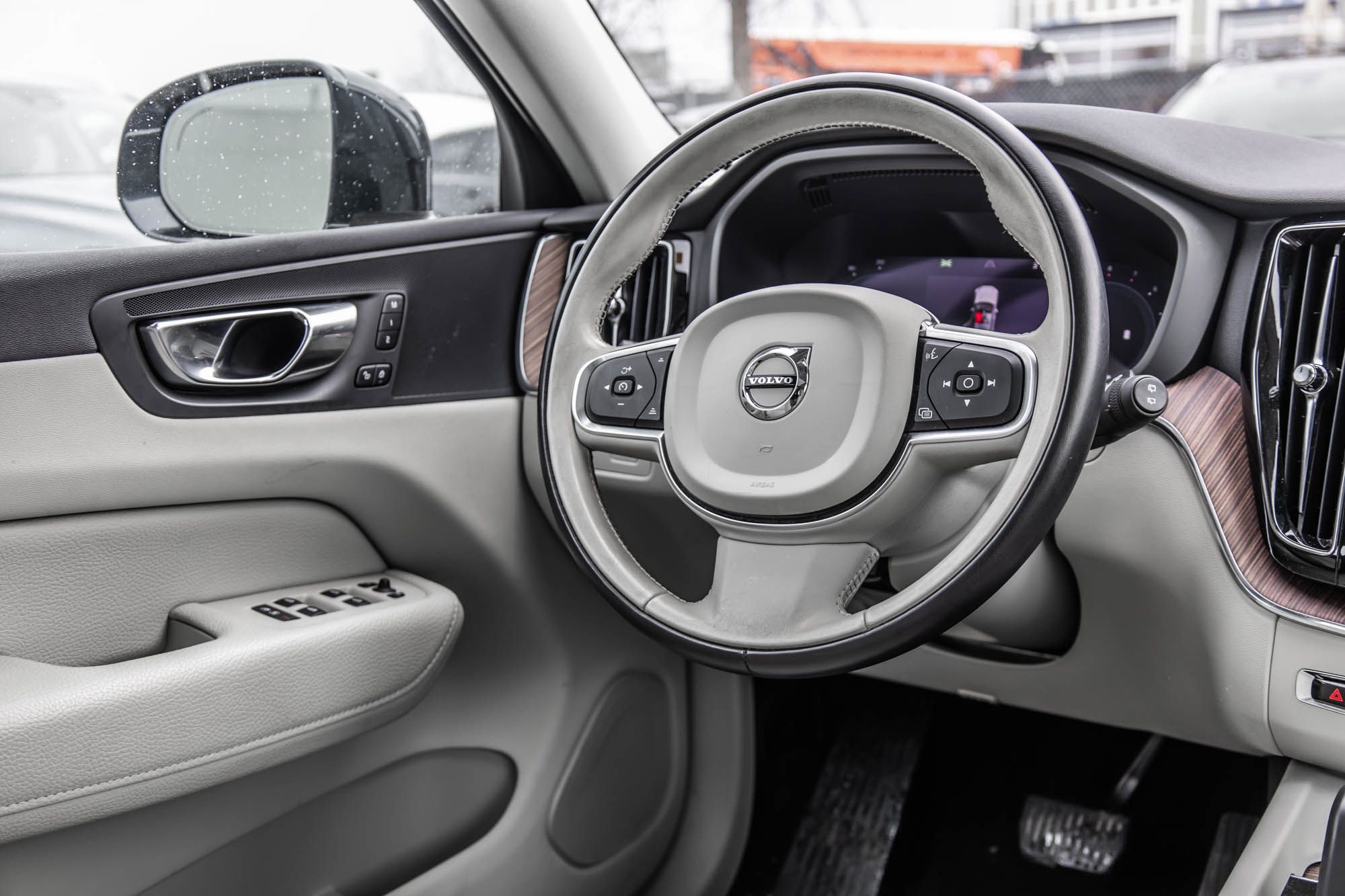 Volvo XC60  2022 à Pointe-Claire, Québec