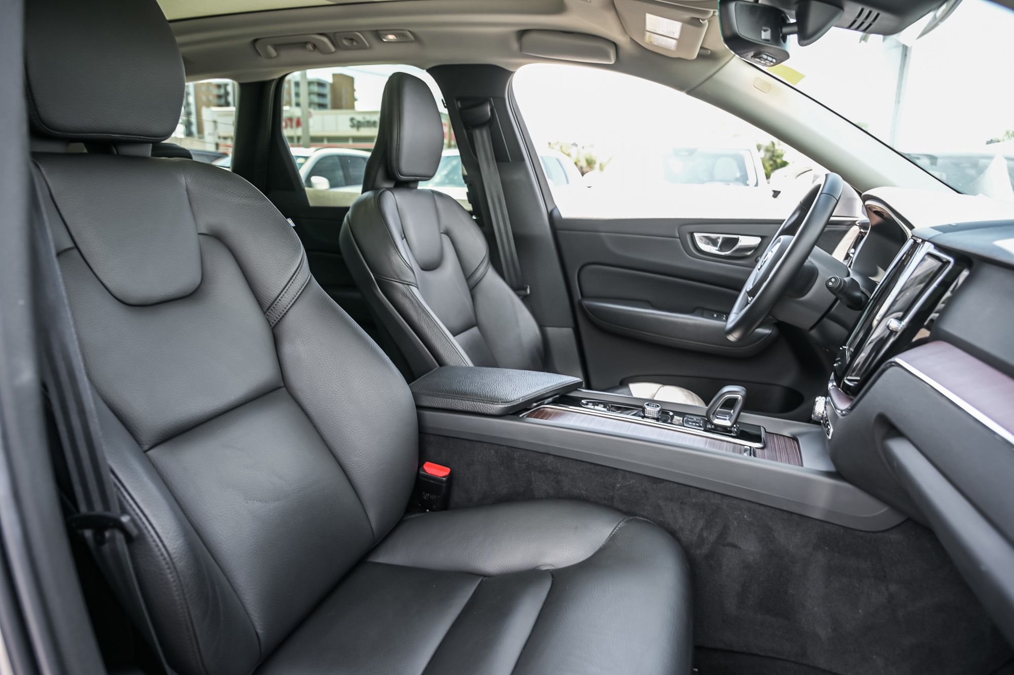 2022 Volvo XC60 in Pointe-Claire, Quebec