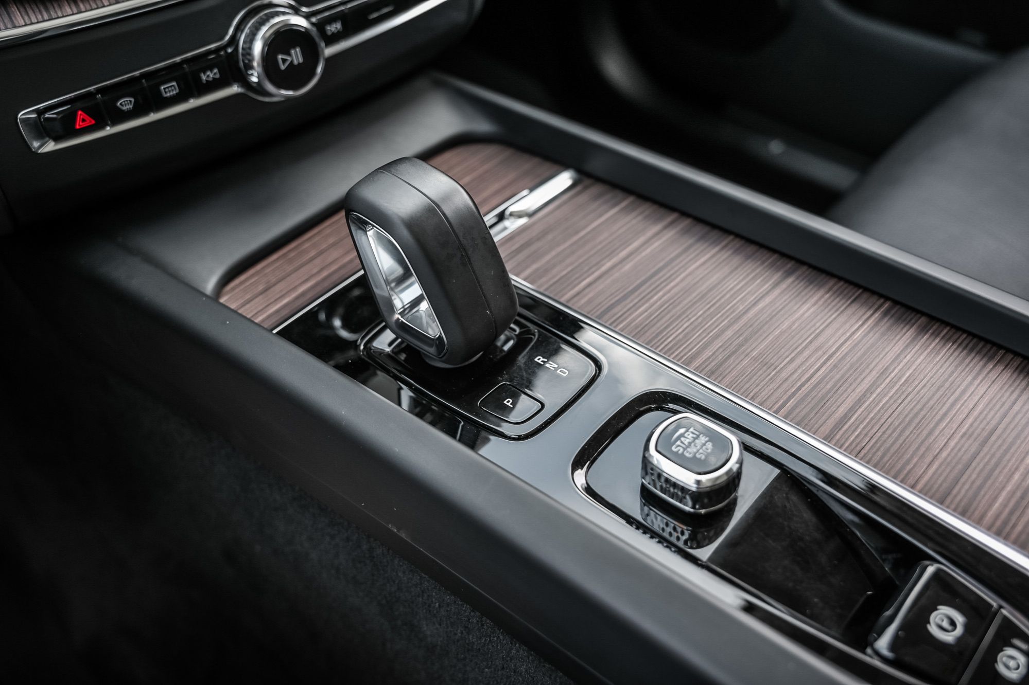 2022 Volvo XC60 in Pointe-Claire, Quebec