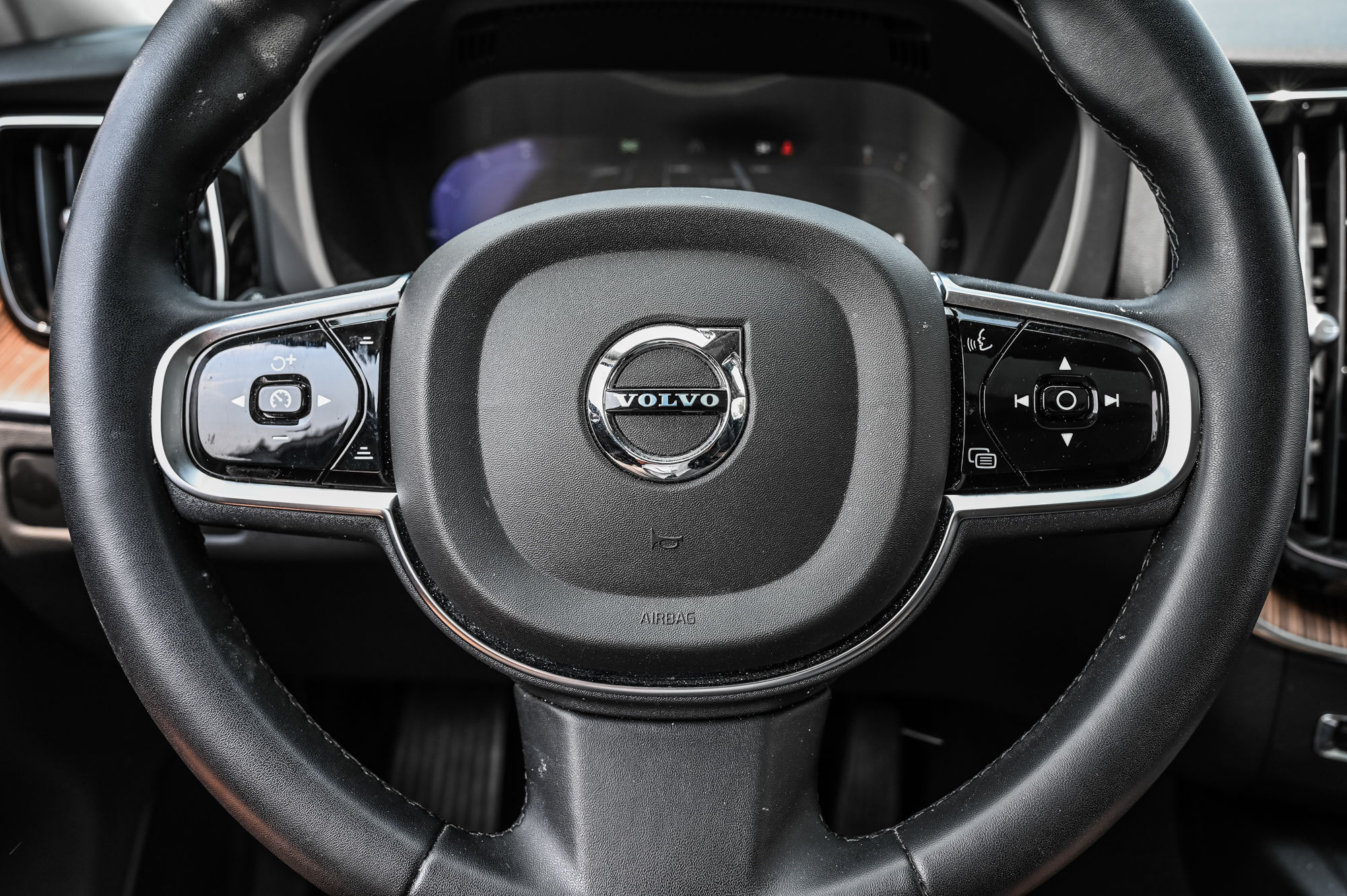 2023 Volvo XC60 in Pointe-Claire, Quebec