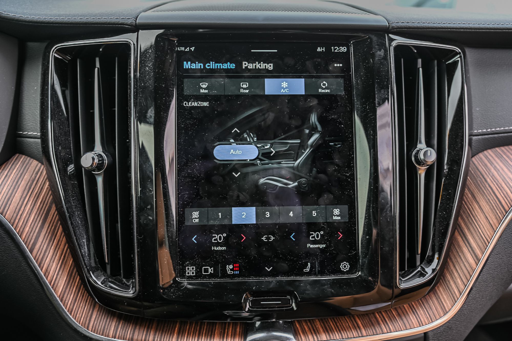 2023 Volvo XC60 in Pointe-Claire, Quebec