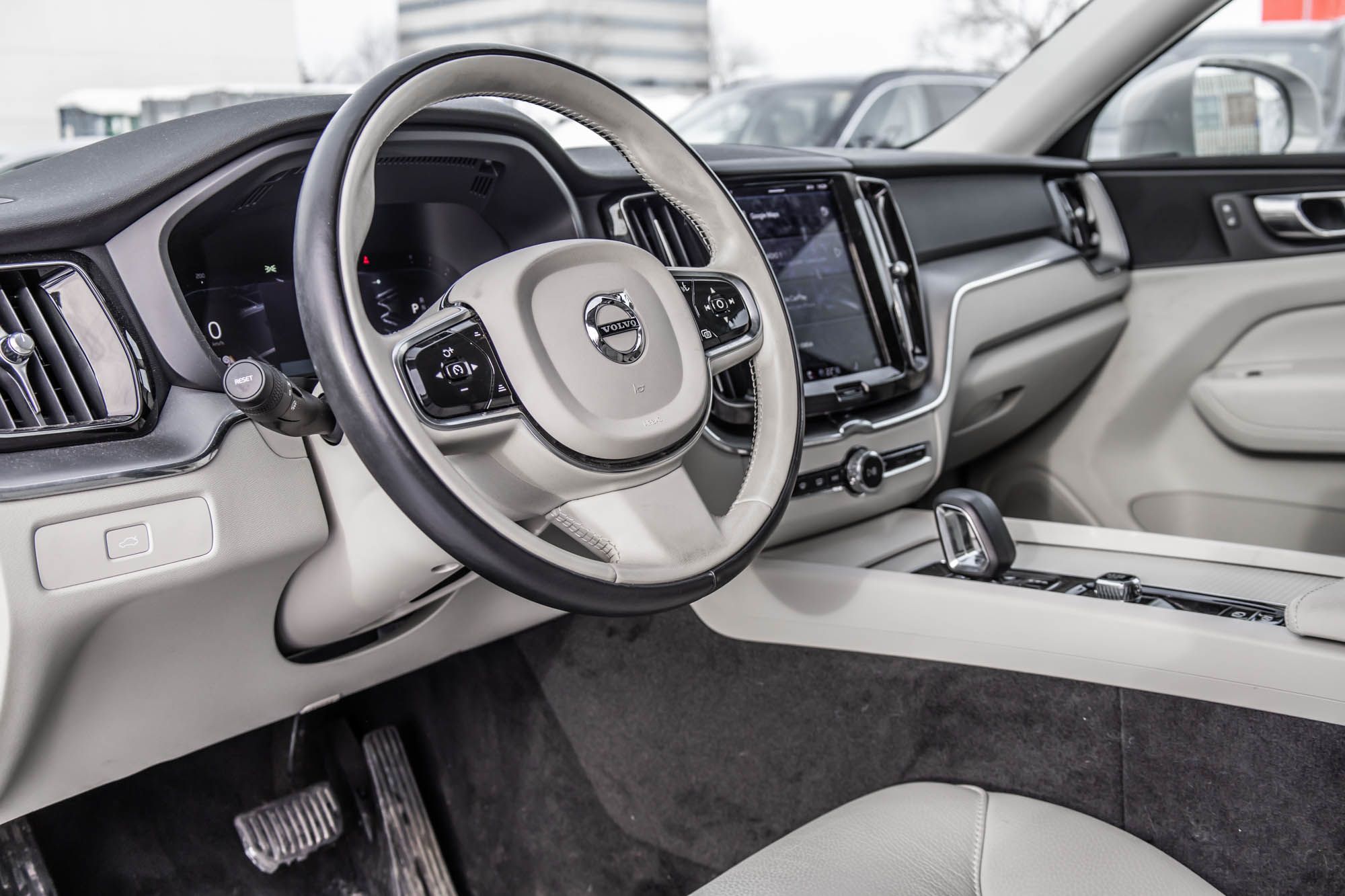 Volvo XC60  2023 à Pointe-Claire, Québec