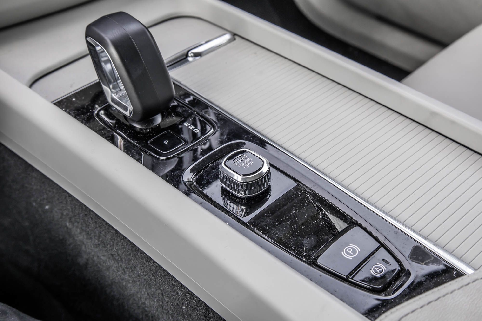 Volvo XC60  2023 à Pointe-Claire, Québec