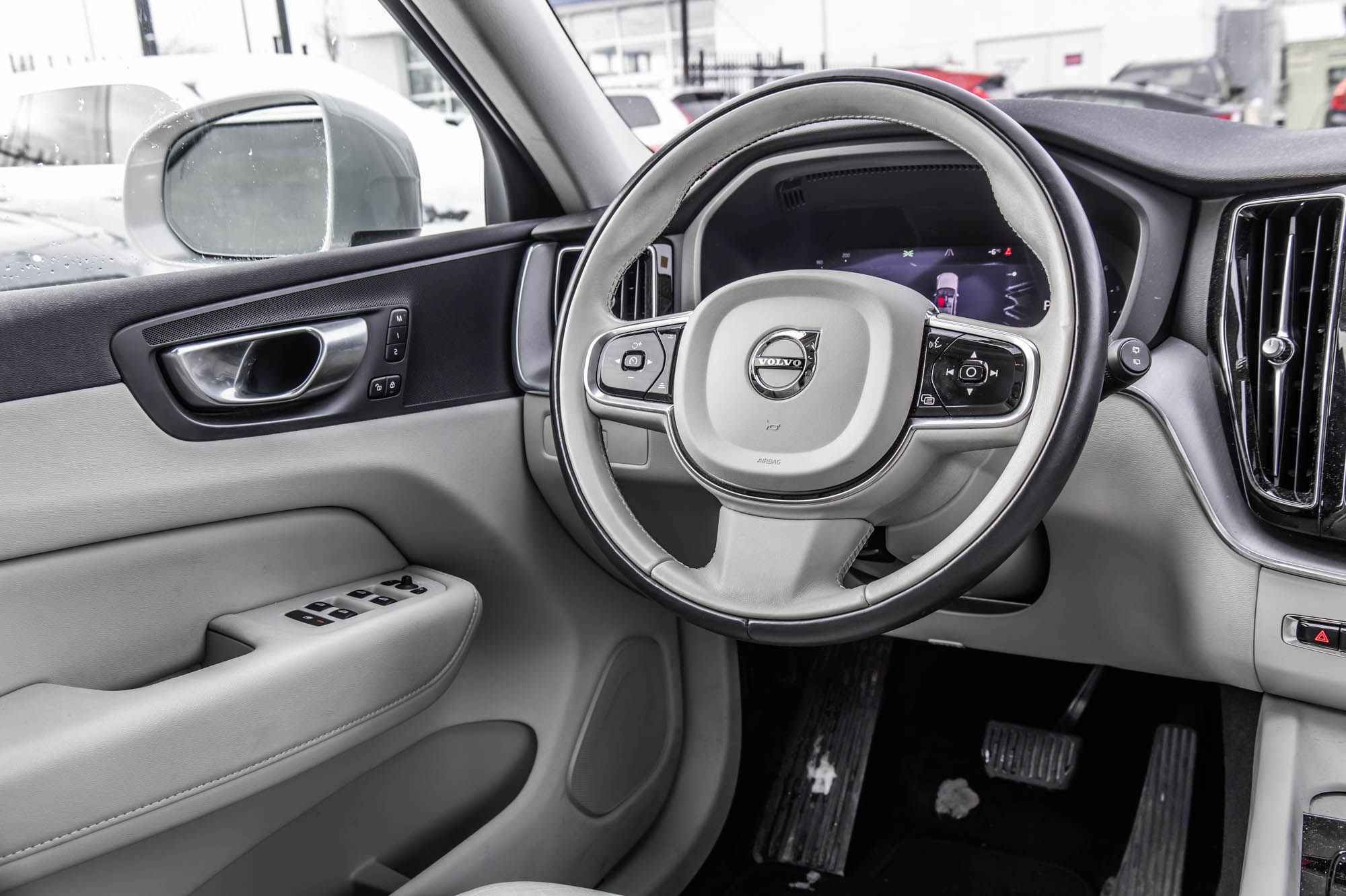 Volvo XC60  2023 à Pointe-Claire, Québec