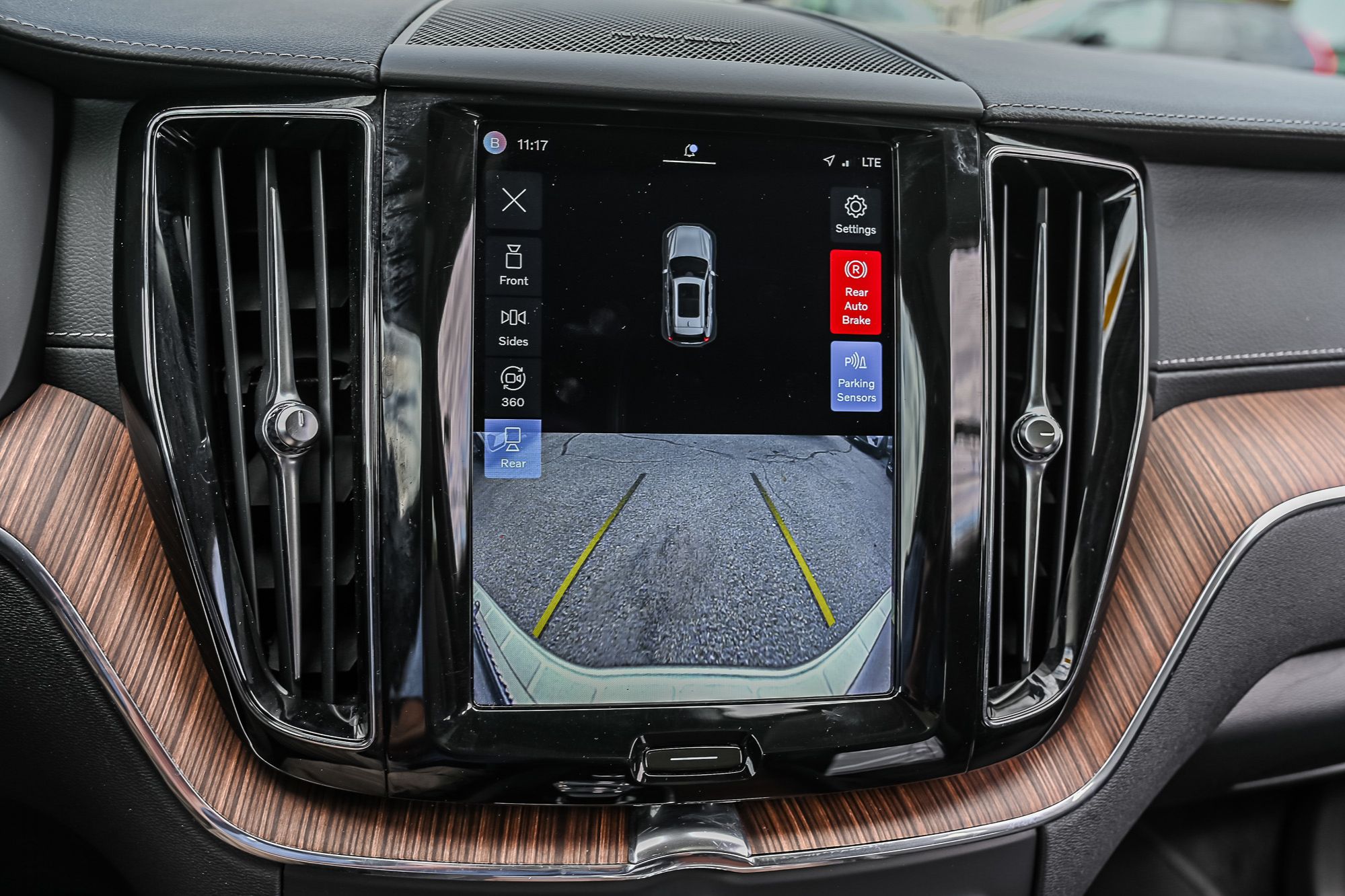 2023 Volvo XC60 in Pointe-Claire, Quebec