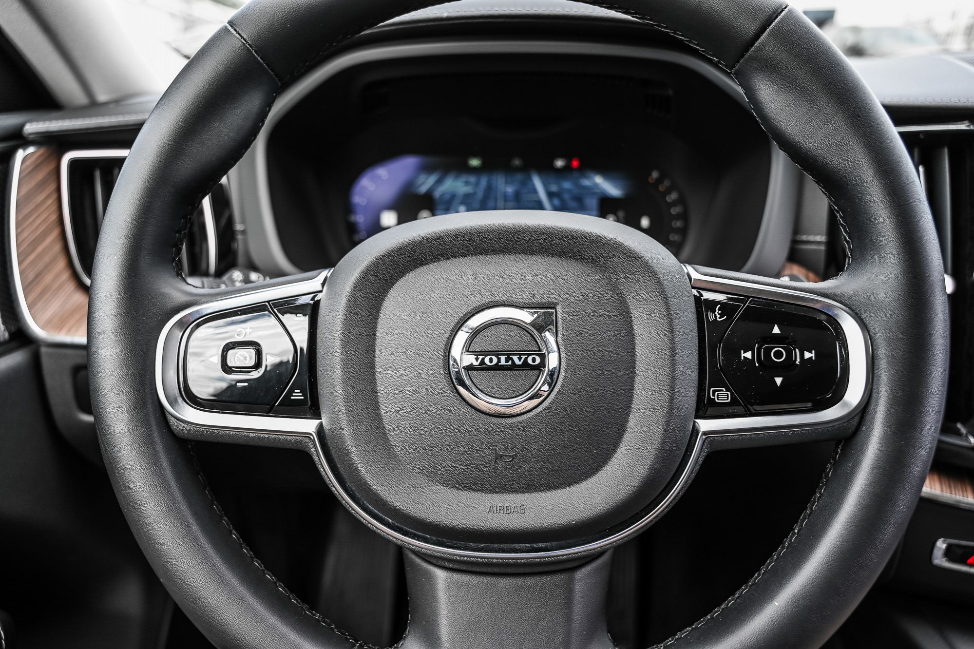2023 Volvo XC60 in Pointe-Claire, Quebec